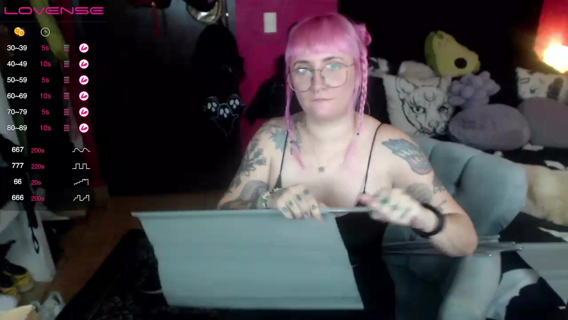 Gallery image thumbnail from AxeHallow's myfreecams stream on, 07/11/2023, 04:13 image 8 of 20