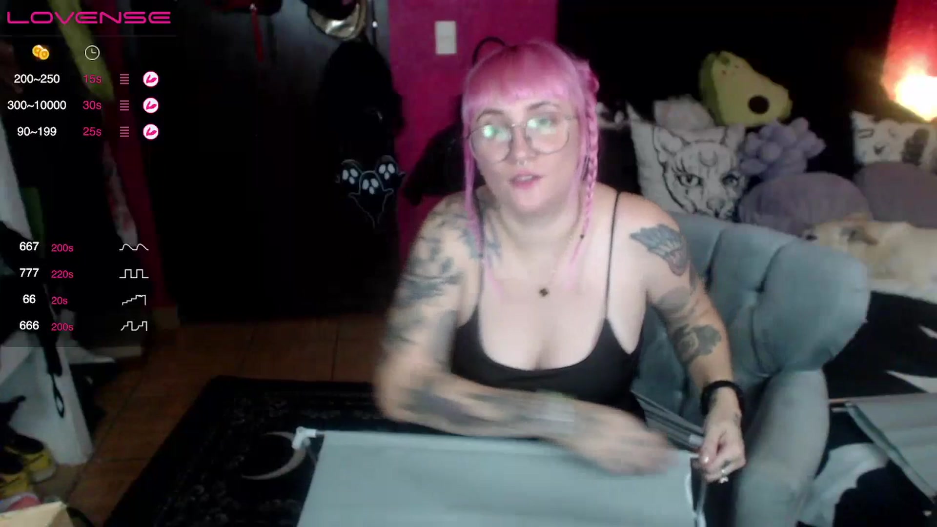 Gallery image thumbnail from AxeHallow's myfreecams stream on, 07/11/2023, 04:13 image 13 of 20