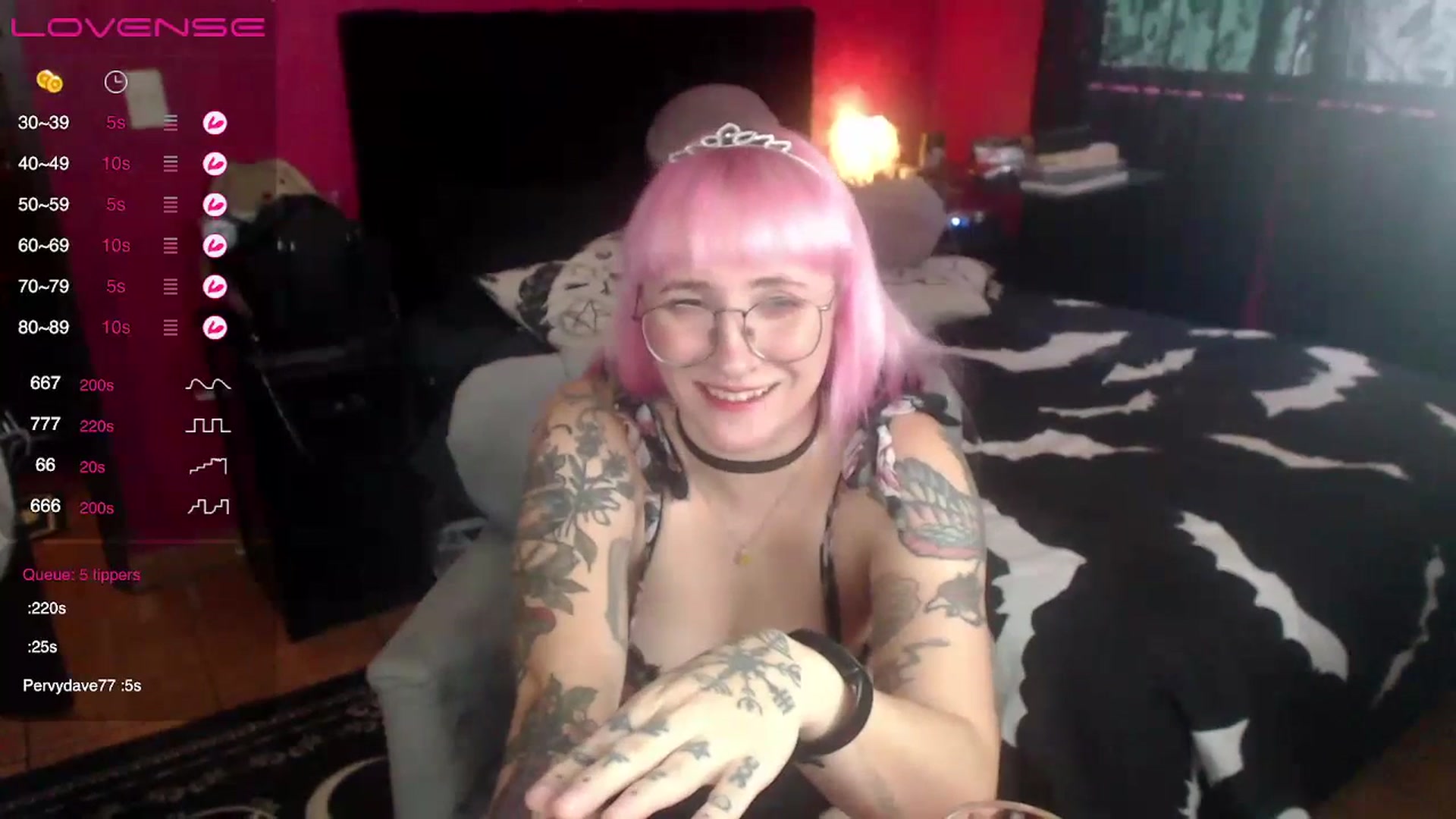 Gallery image thumbnail from AxeHallow's myfreecams stream on, 07/16/2023, 24:03 image 2 of 20