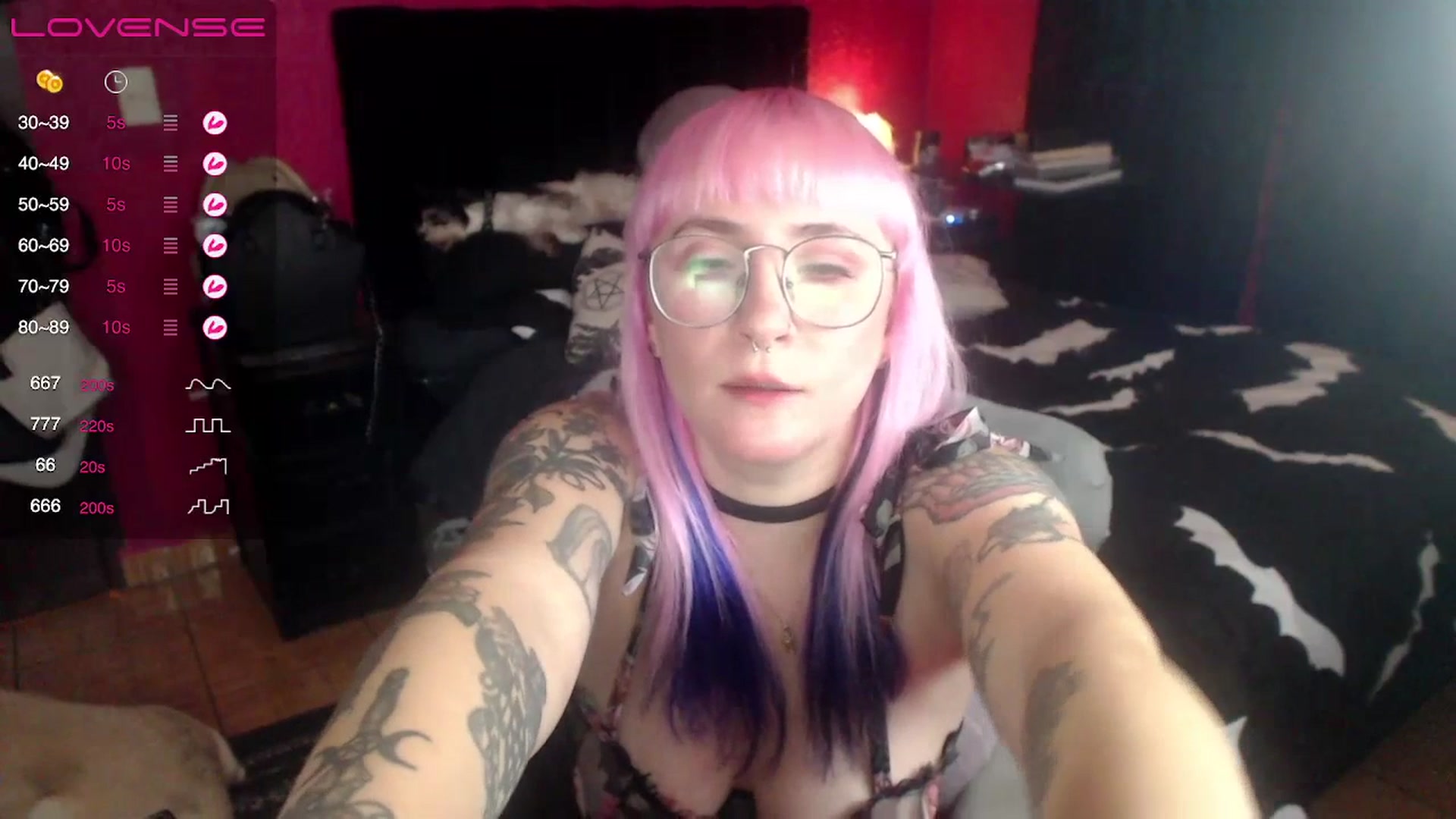 Gallery image thumbnail from AxeHallow's myfreecams stream on, 07/16/2023, 01:35 image 6 of 20