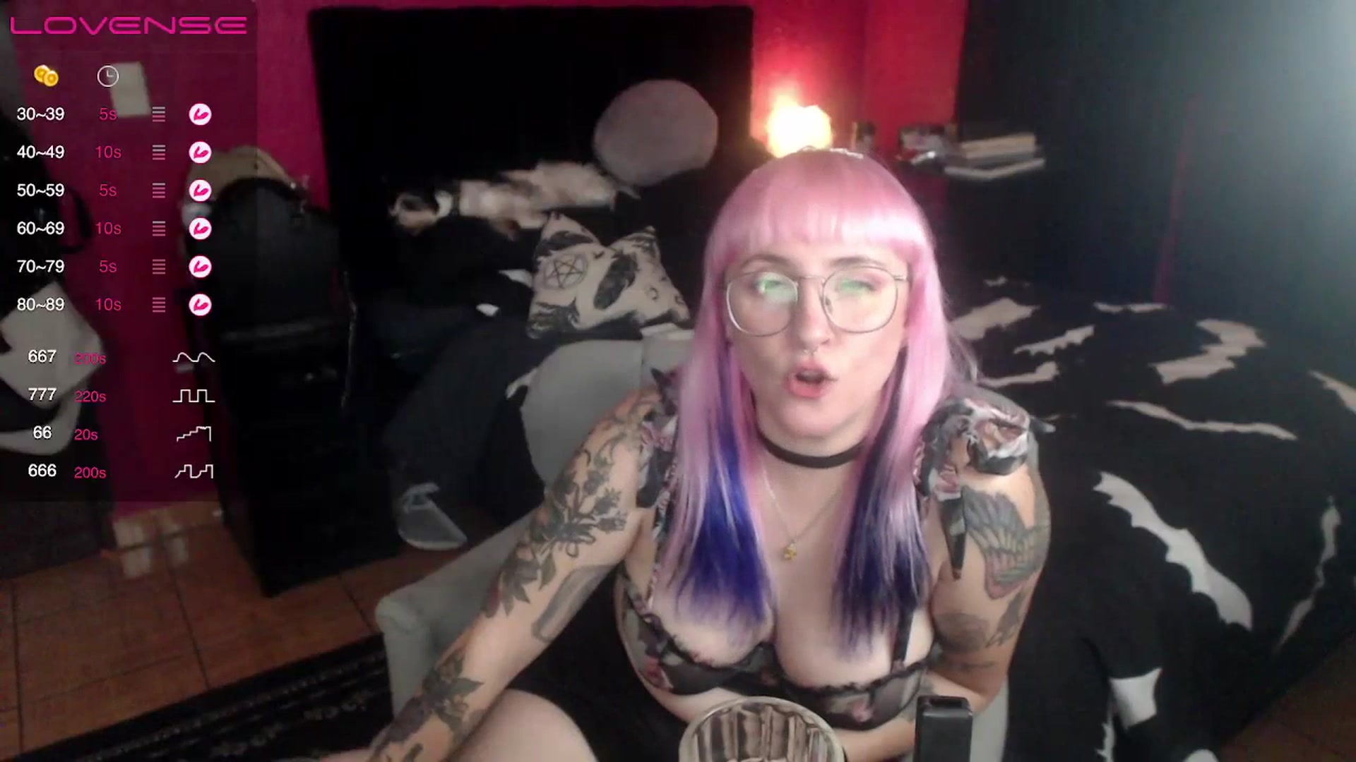 Gallery image thumbnail from AxeHallow's myfreecams stream on, 07/16/2023, 01:35 image 11 of 20