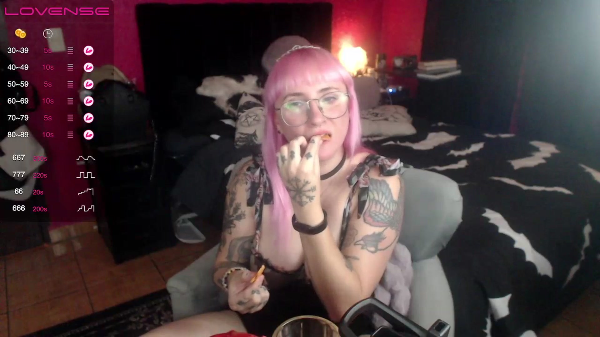 Gallery image thumbnail from AxeHallow's myfreecams stream on, 07/16/2023, 02:22 image 14 of 20