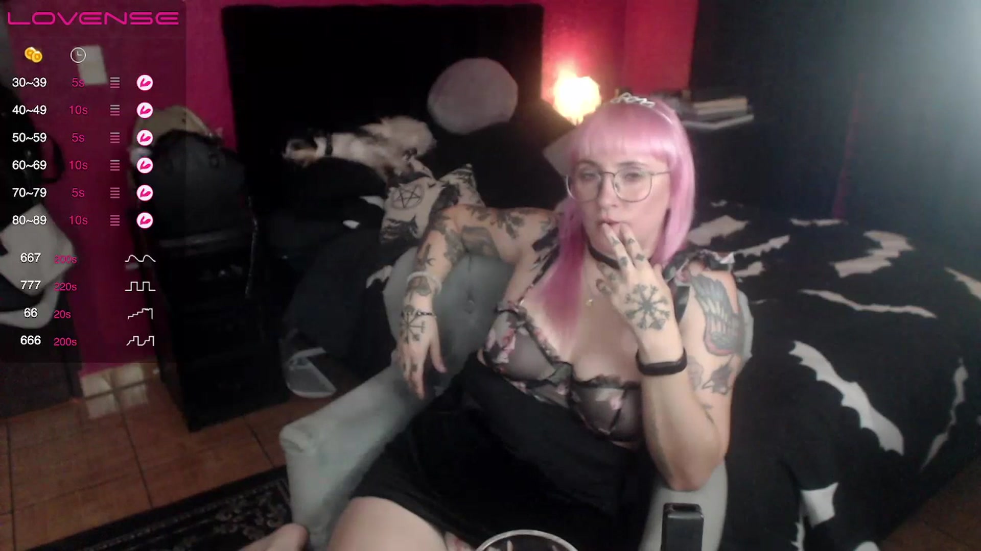 Gallery image thumbnail from AxeHallow's myfreecams stream on, 07/16/2023, 02:22 image 2 of 20