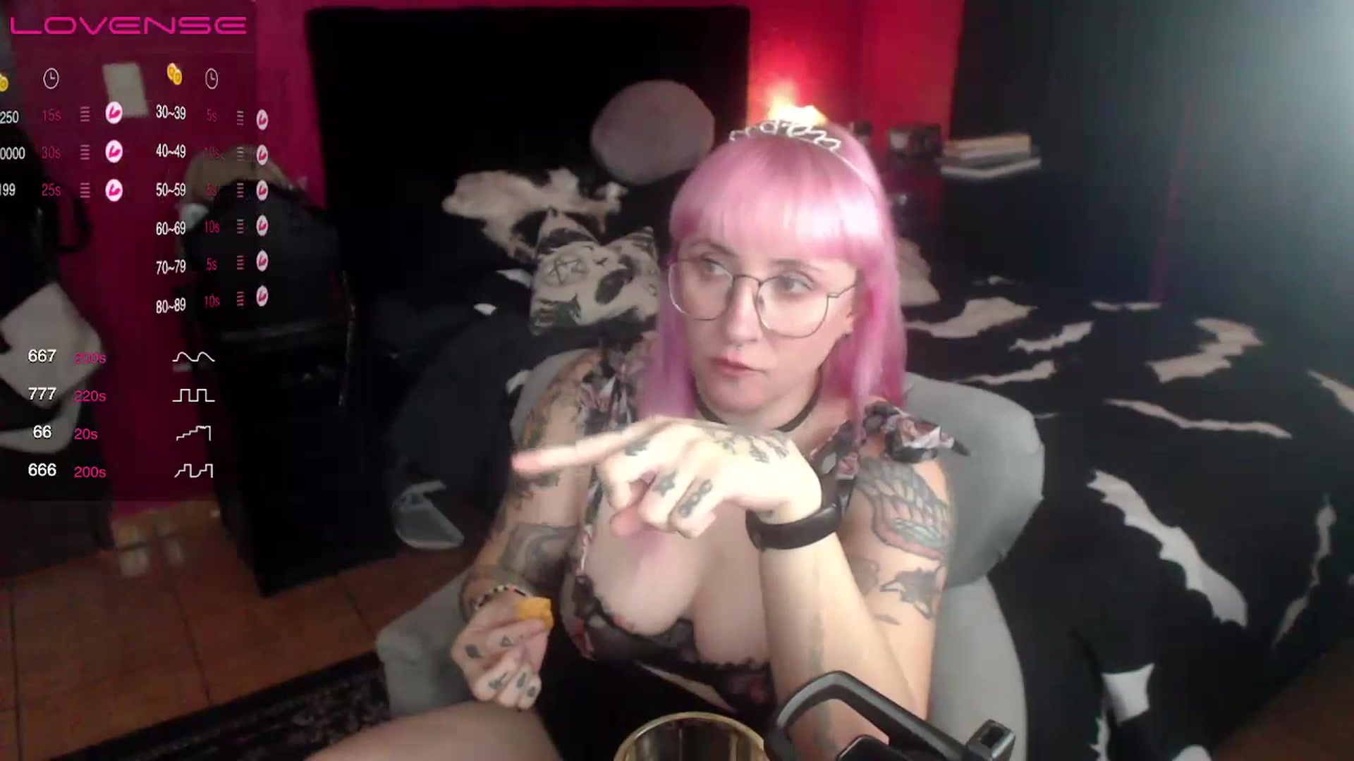 Gallery image thumbnail from AxeHallow's myfreecams stream on, 07/16/2023, 02:22 image 9 of 20