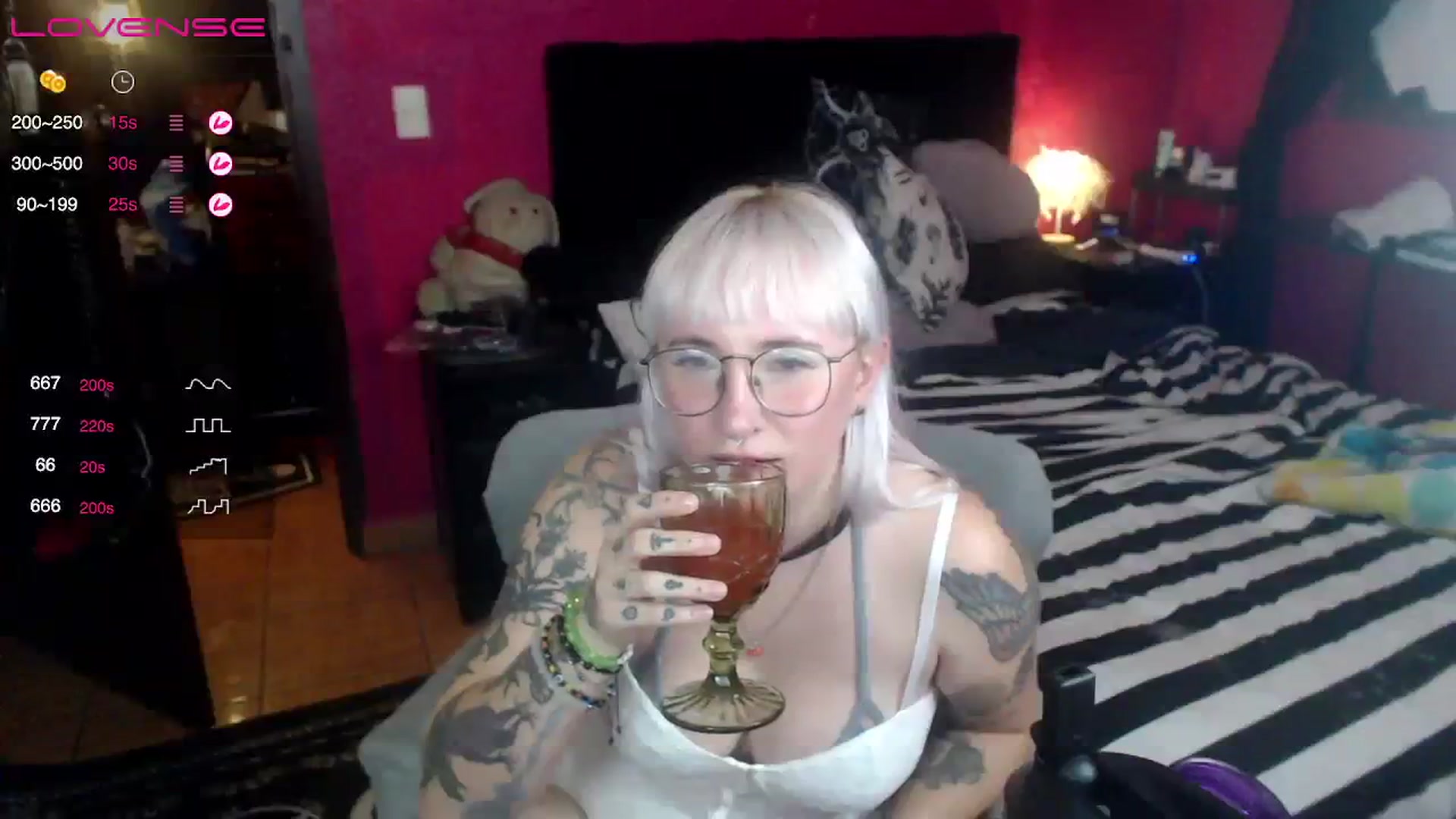 Gallery image thumbnail from AxeHallow's myfreecams stream on, 08/05/2023, 06:45 image 10 of 20