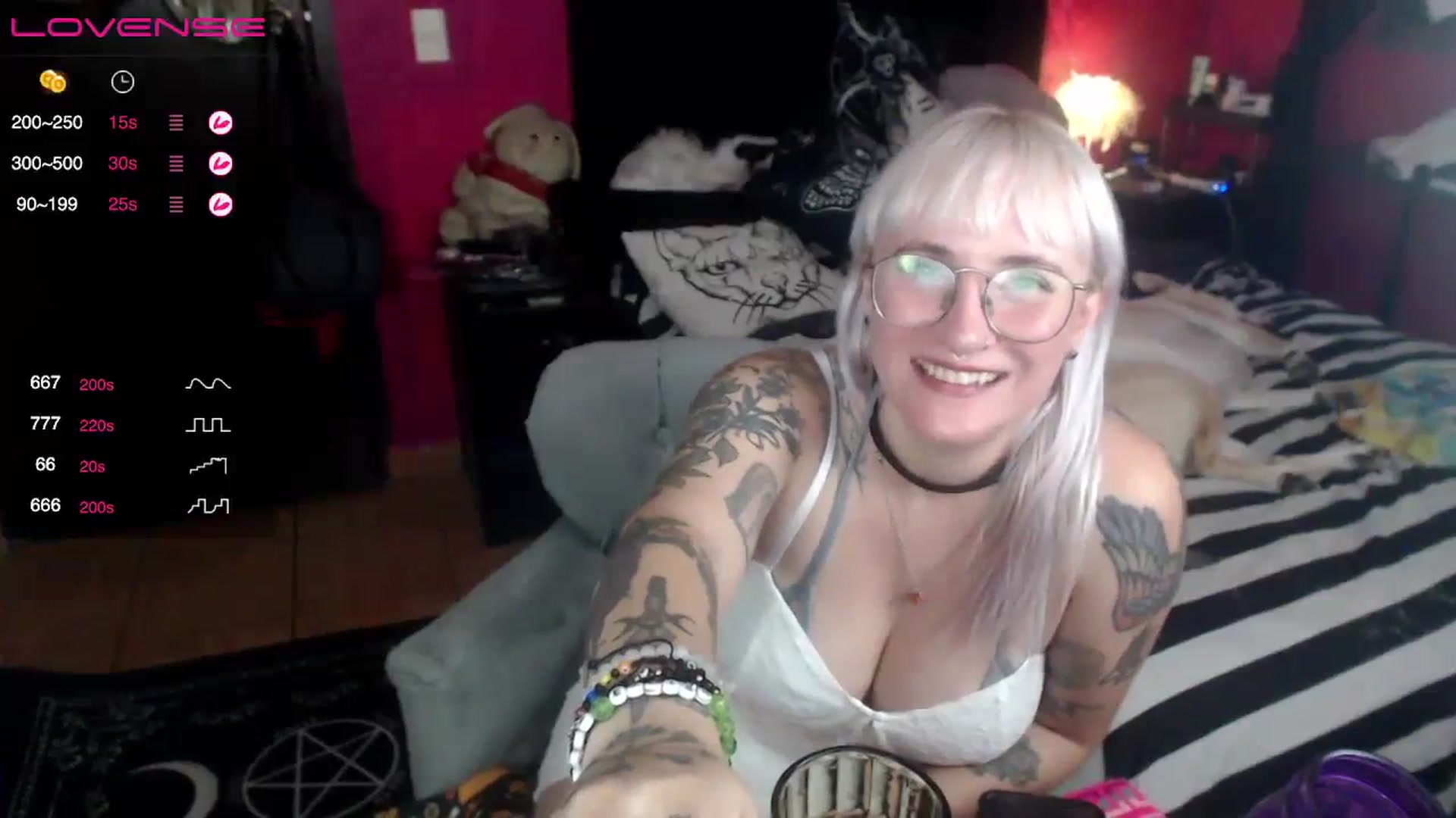 Gallery image thumbnail from AxeHallow's myfreecams stream on, 08/05/2023, 08:07 image 15 of 20