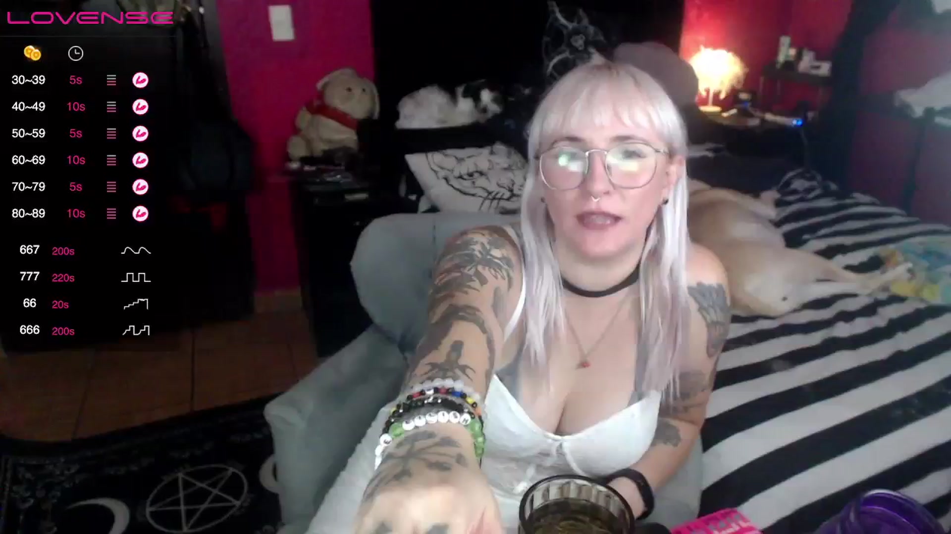 Gallery image thumbnail from AxeHallow's myfreecams stream on, 08/05/2023, 08:07 image 9 of 20