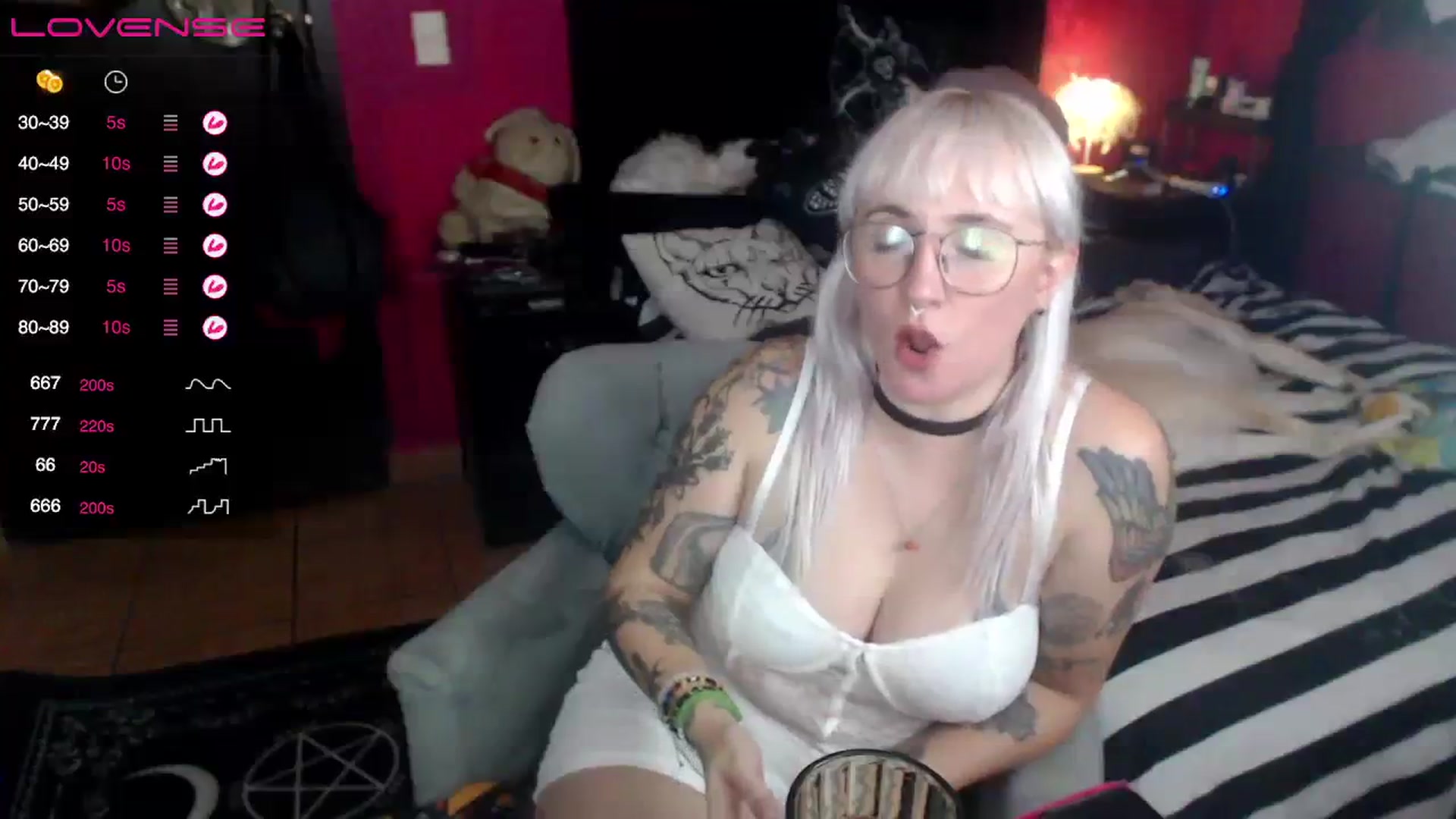 Gallery image thumbnail from AxeHallow's myfreecams stream on, 08/05/2023, 08:07 image 17 of 20