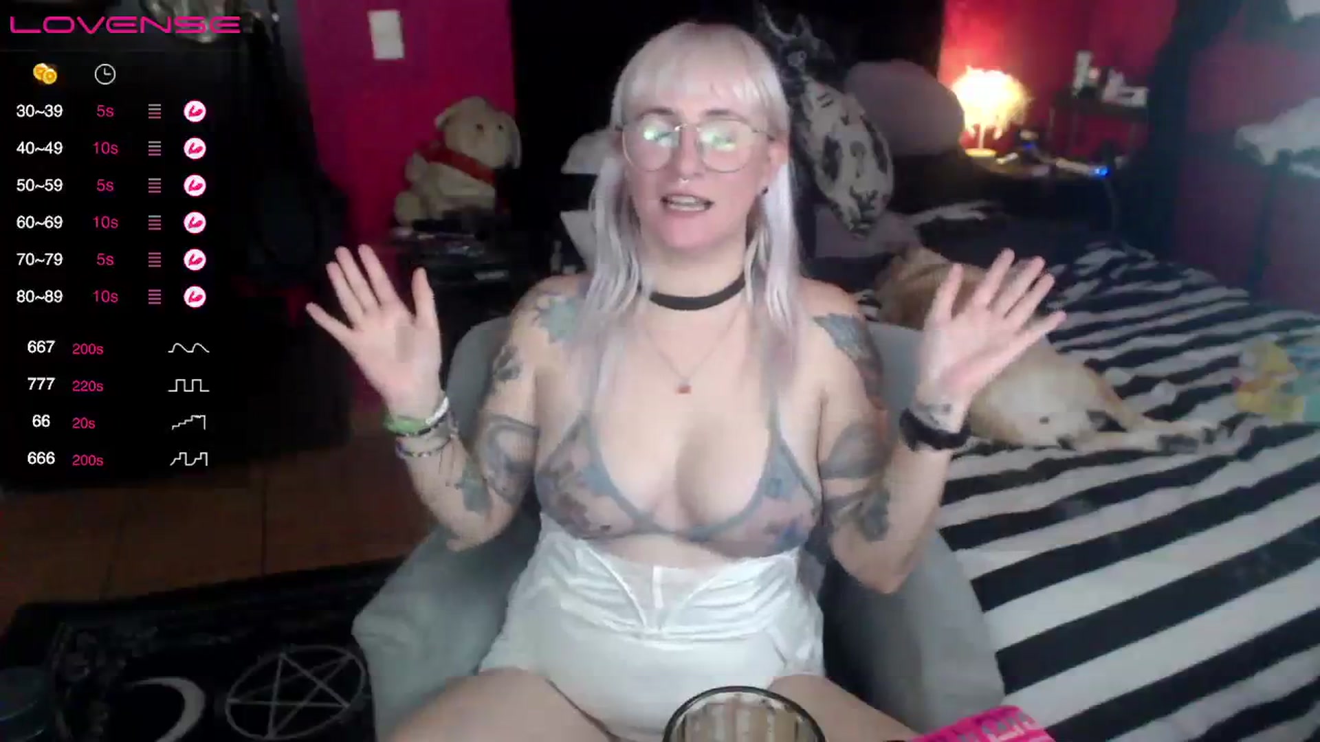 Gallery image thumbnail from AxeHallow's myfreecams stream on, 08/05/2023, 10:24 image 11 of 20