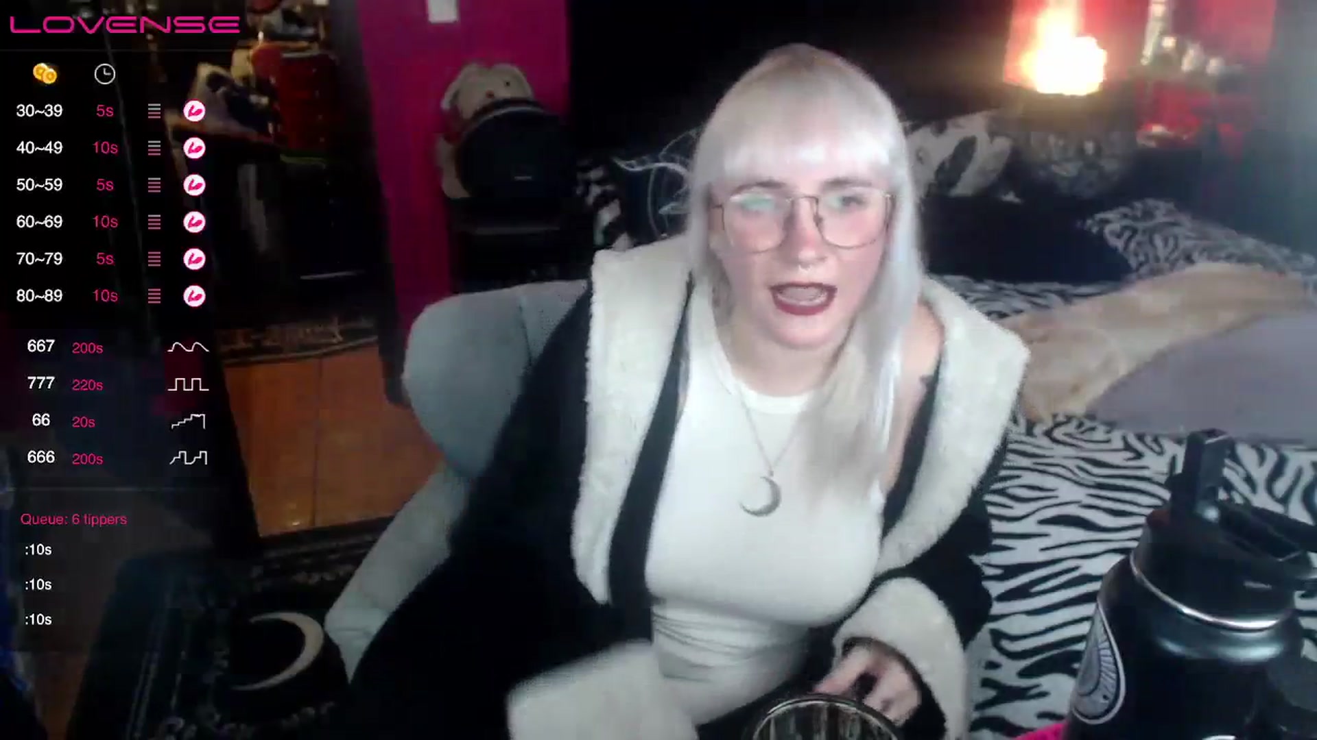 Gallery image thumbnail from AxeHallow's myfreecams stream on, 08/19/2023, 02:51 image 2 of 20