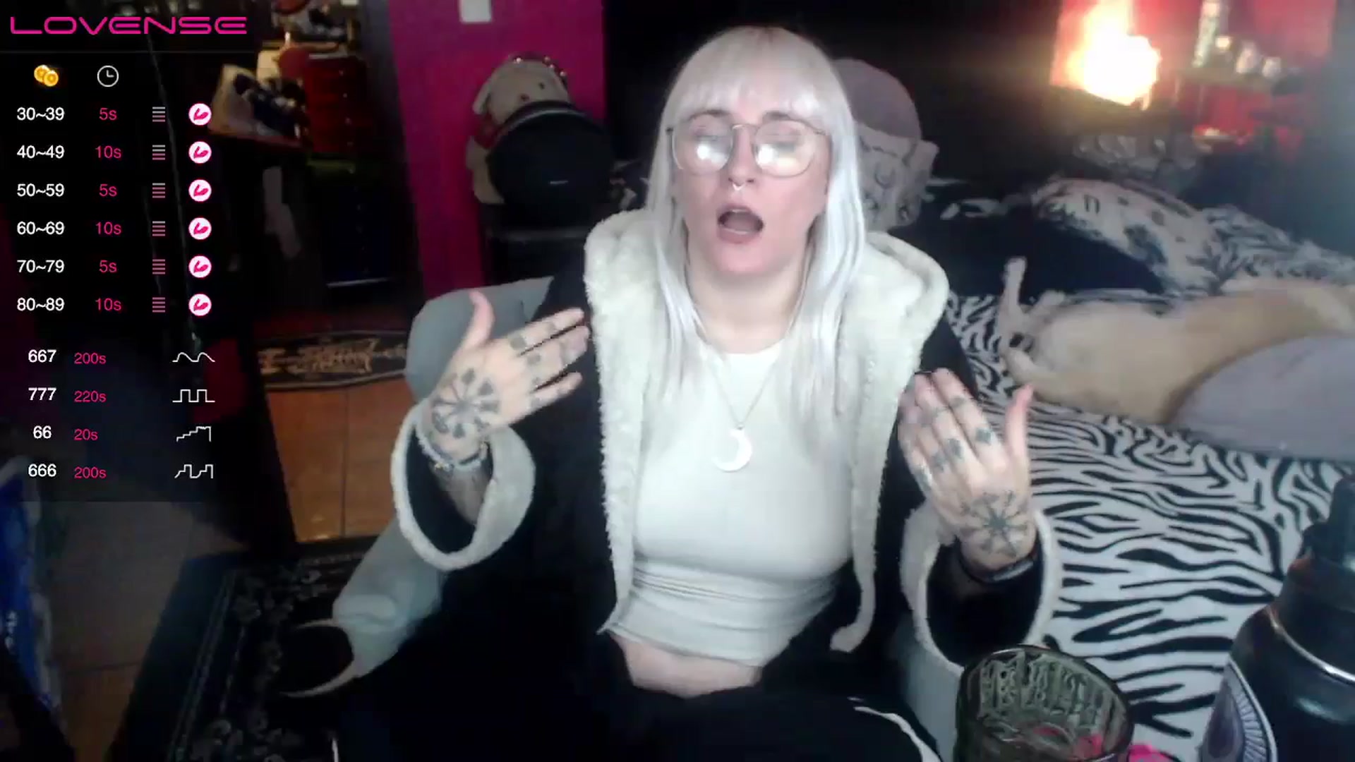 Gallery image thumbnail from AxeHallow's myfreecams stream on, 08/19/2023, 06:25 image 20 of 20
