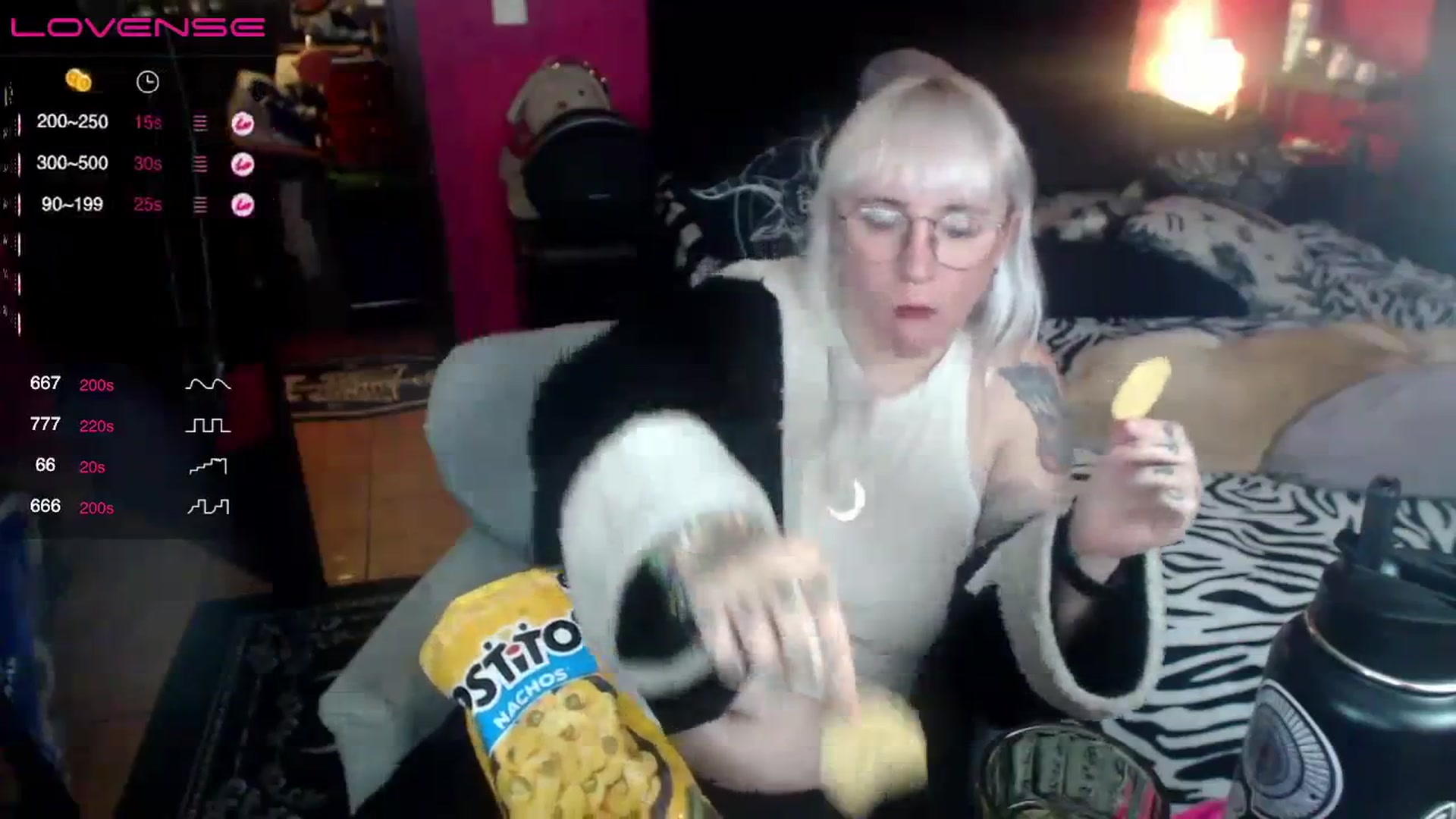 Gallery image thumbnail from AxeHallow's myfreecams stream on, 08/19/2023, 06:25 image 8 of 20
