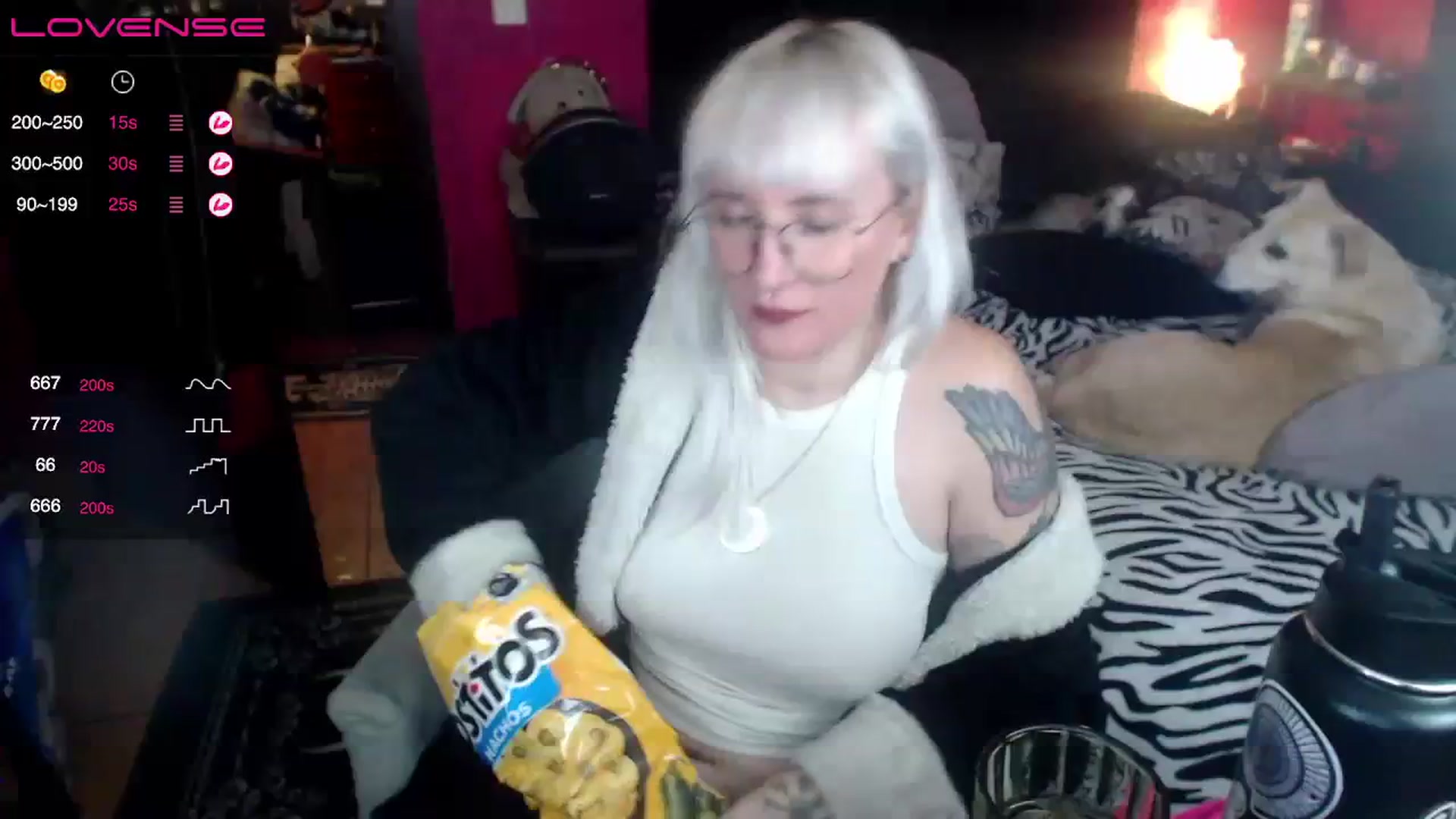 Gallery image thumbnail from AxeHallow's myfreecams stream on, 08/19/2023, 06:25 image 6 of 20