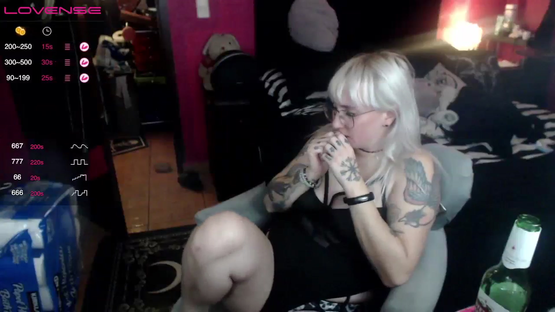 Gallery image thumbnail from AxeHallow's myfreecams stream on, 08/22/2023, 03:20 image 15 of 20
