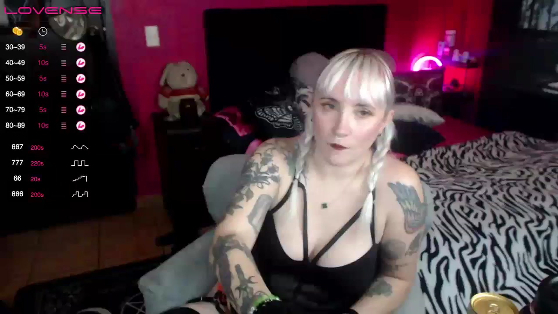 Gallery image thumbnail from AxeHallow's myfreecams stream on, 08/25/2023, 24:51 image 13 of 20