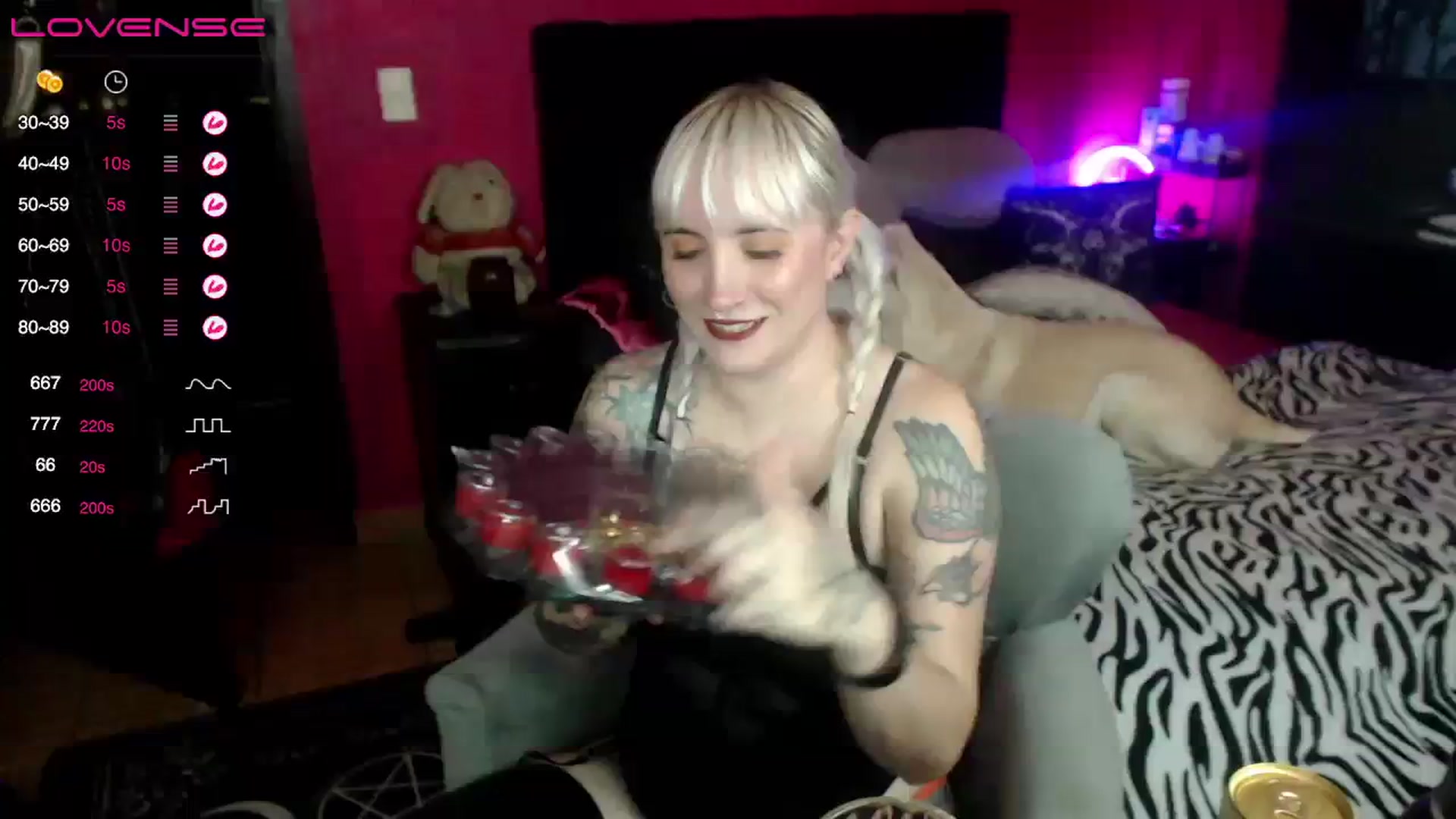 Gallery image thumbnail from AxeHallow's myfreecams stream on, 08/25/2023, 03:16 image 3 of 20