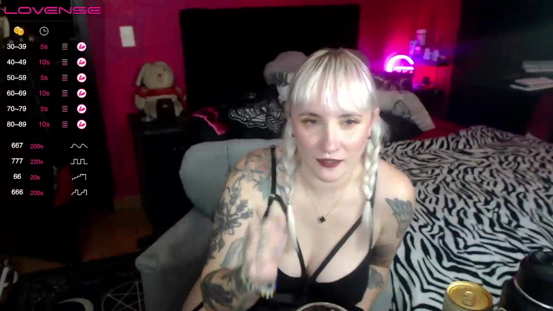 Gallery image thumbnail from AxeHallow's myfreecams stream on, 08/25/2023, 03:16 image 7 of 20