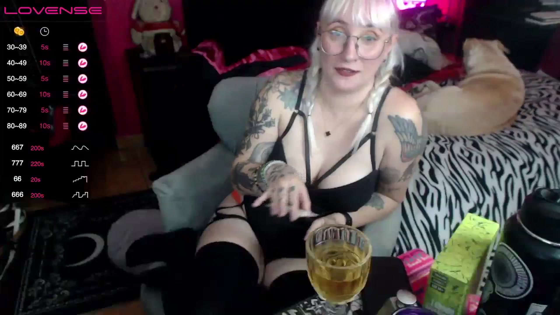 Gallery image thumbnail from AxeHallow's myfreecams stream on, 08/25/2023, 04:45 image 11 of 20