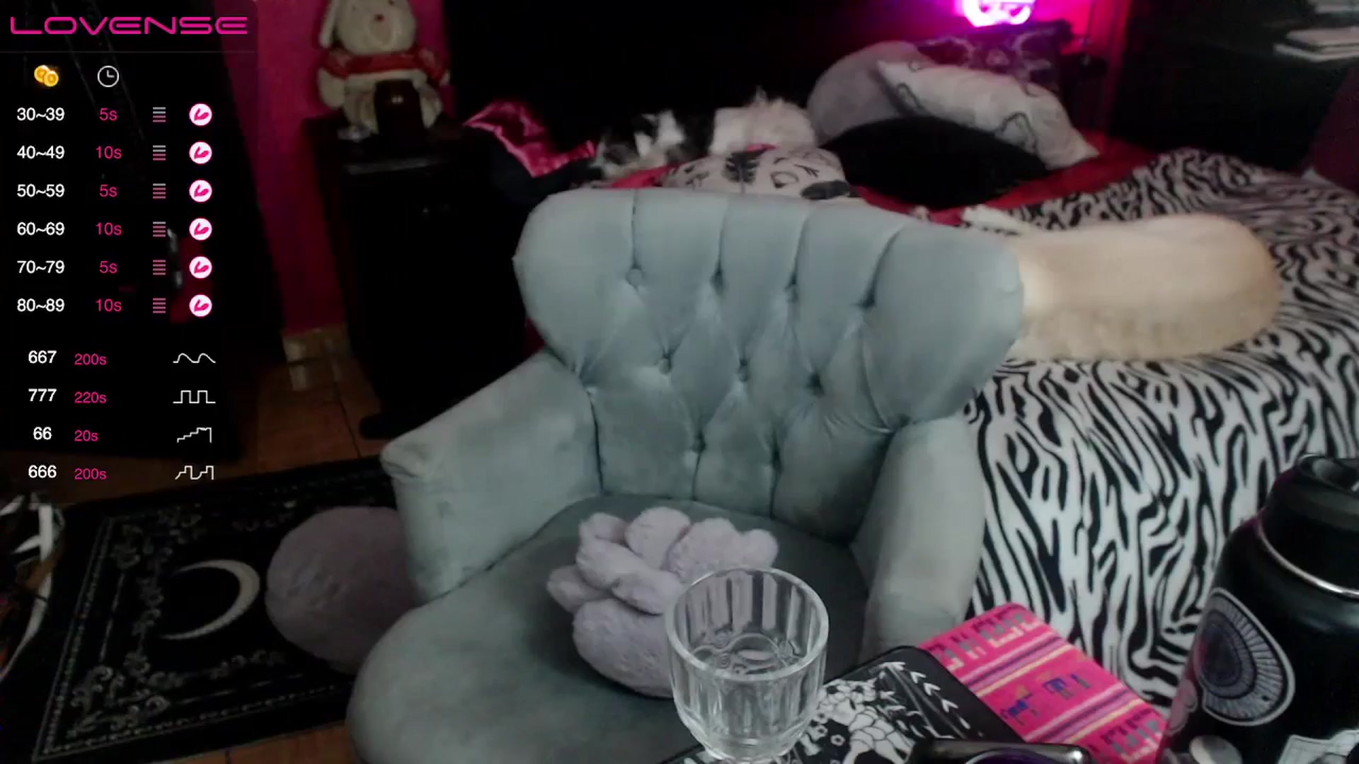 Gallery image thumbnail from AxeHallow's myfreecams stream on, 08/25/2023, 07:12 image 7 of 20