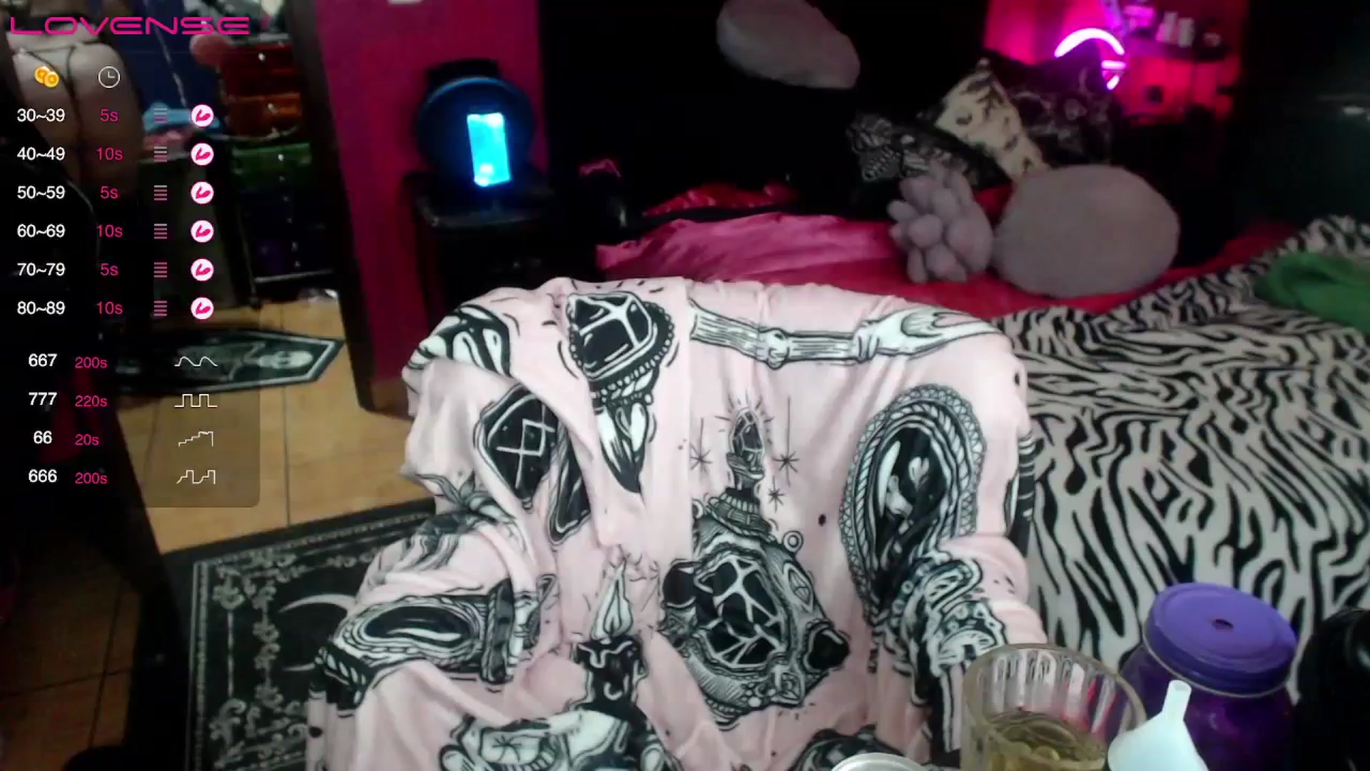 Gallery image thumbnail from AxeHallow's myfreecams stream on, 08/27/2023, 06:47 image 1 of 20