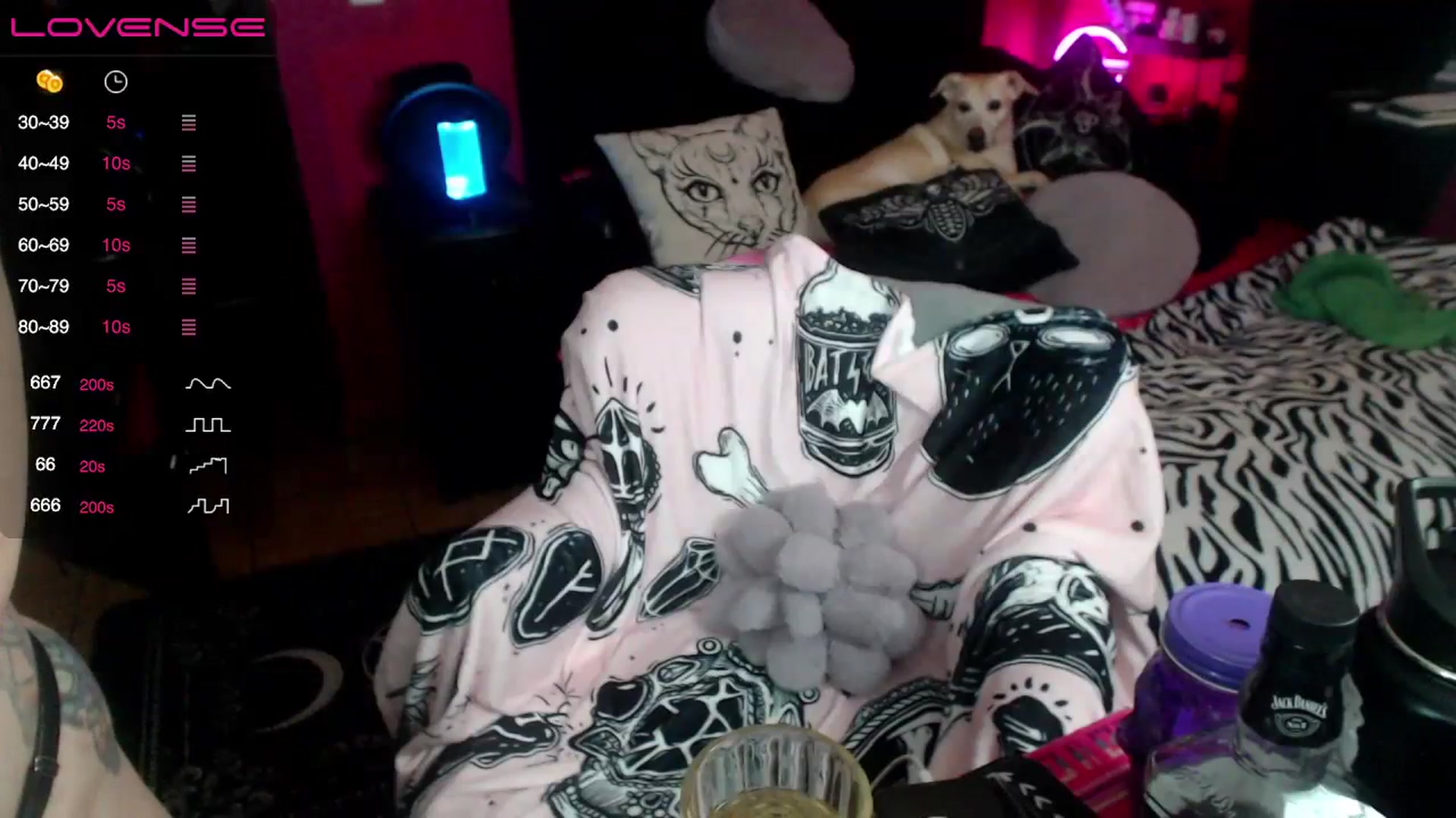 Gallery image thumbnail from AxeHallow's myfreecams stream on, 08/27/2023, 08:48 image 16 of 20