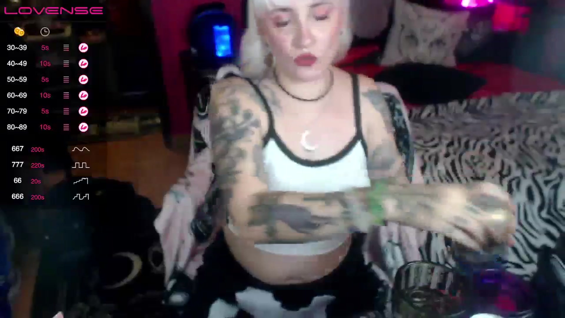 Gallery image thumbnail from AxeHallow's myfreecams stream on, 08/31/2023, 01:39 image 8 of 20