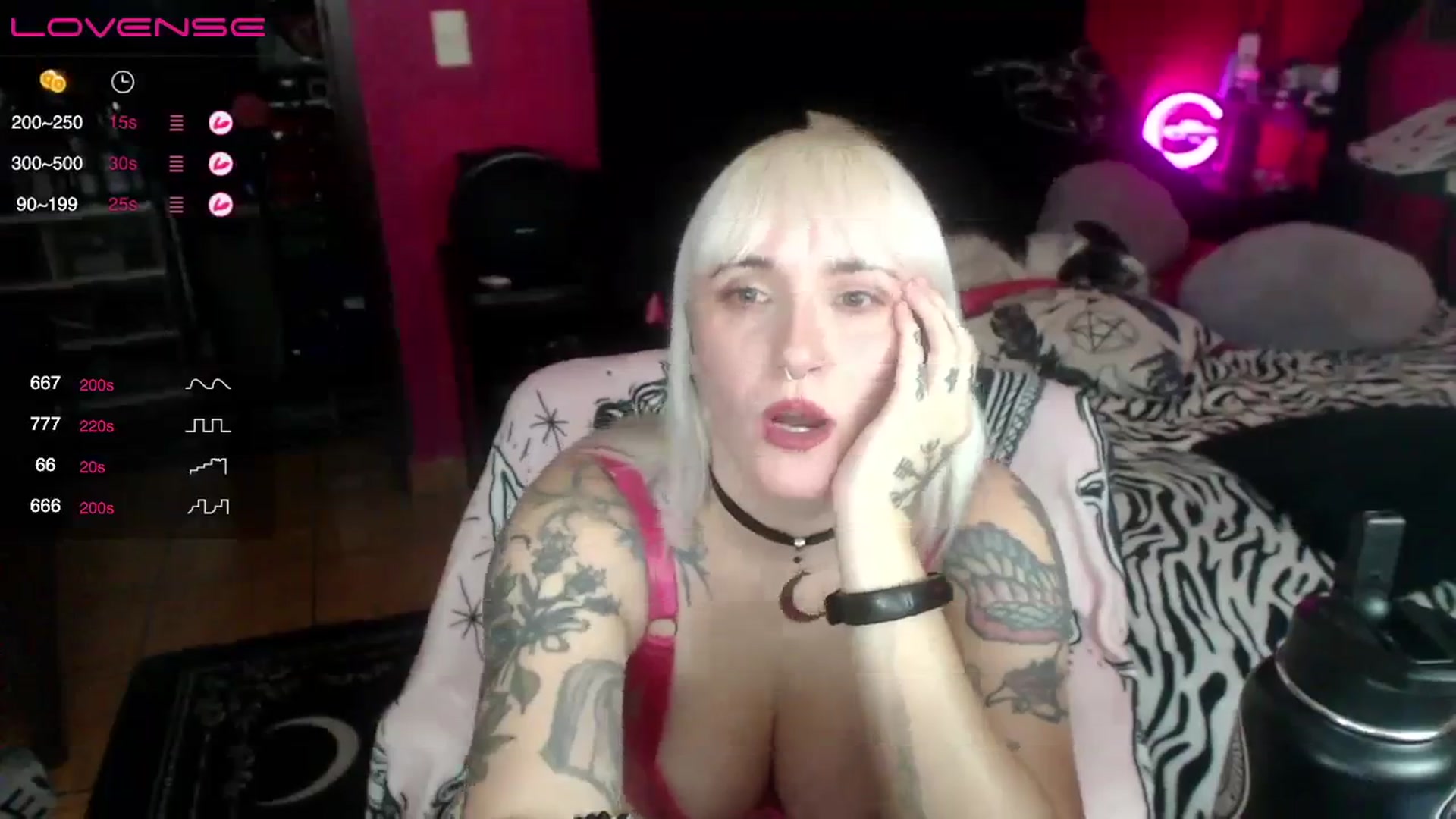 Gallery image thumbnail from AxeHallow's myfreecams stream on, 09/11/2023, 03:32 image 20 of 20