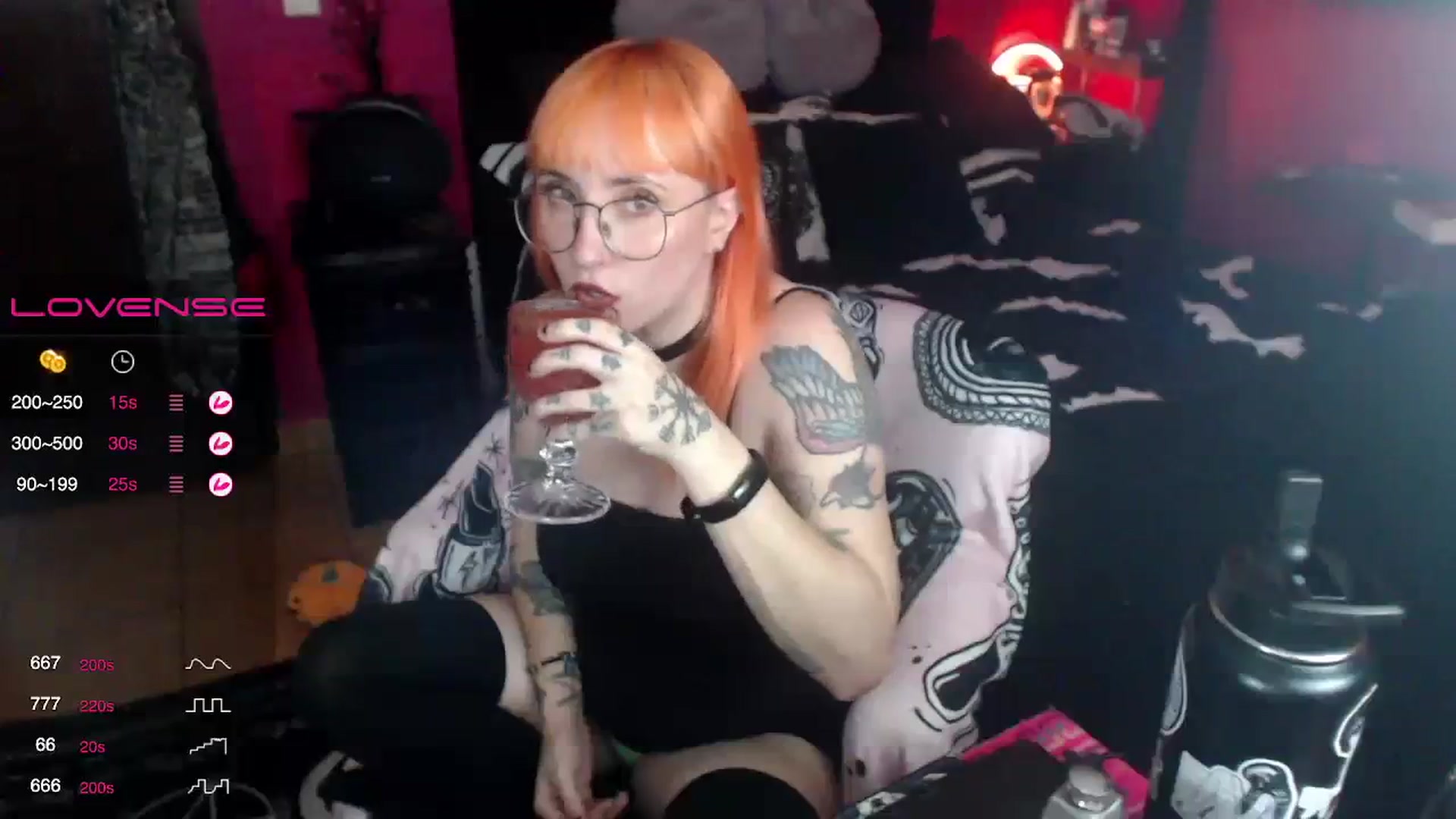Gallery image thumbnail from AxeHallow's myfreecams stream on, 09/27/2023, 03:30 image 6 of 20