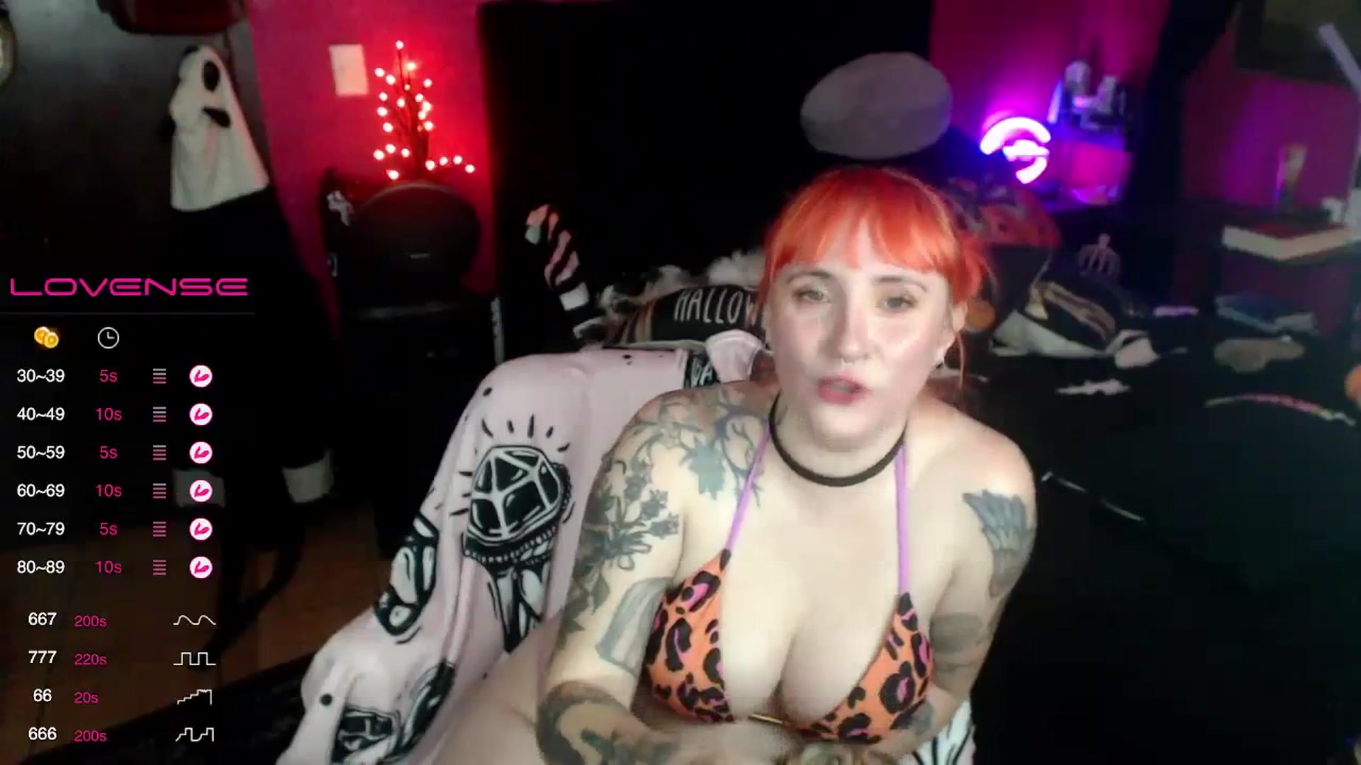 Gallery image thumbnail from AxeHallow's myfreecams stream on, 10/01/2023, 03:20 image 12 of 20