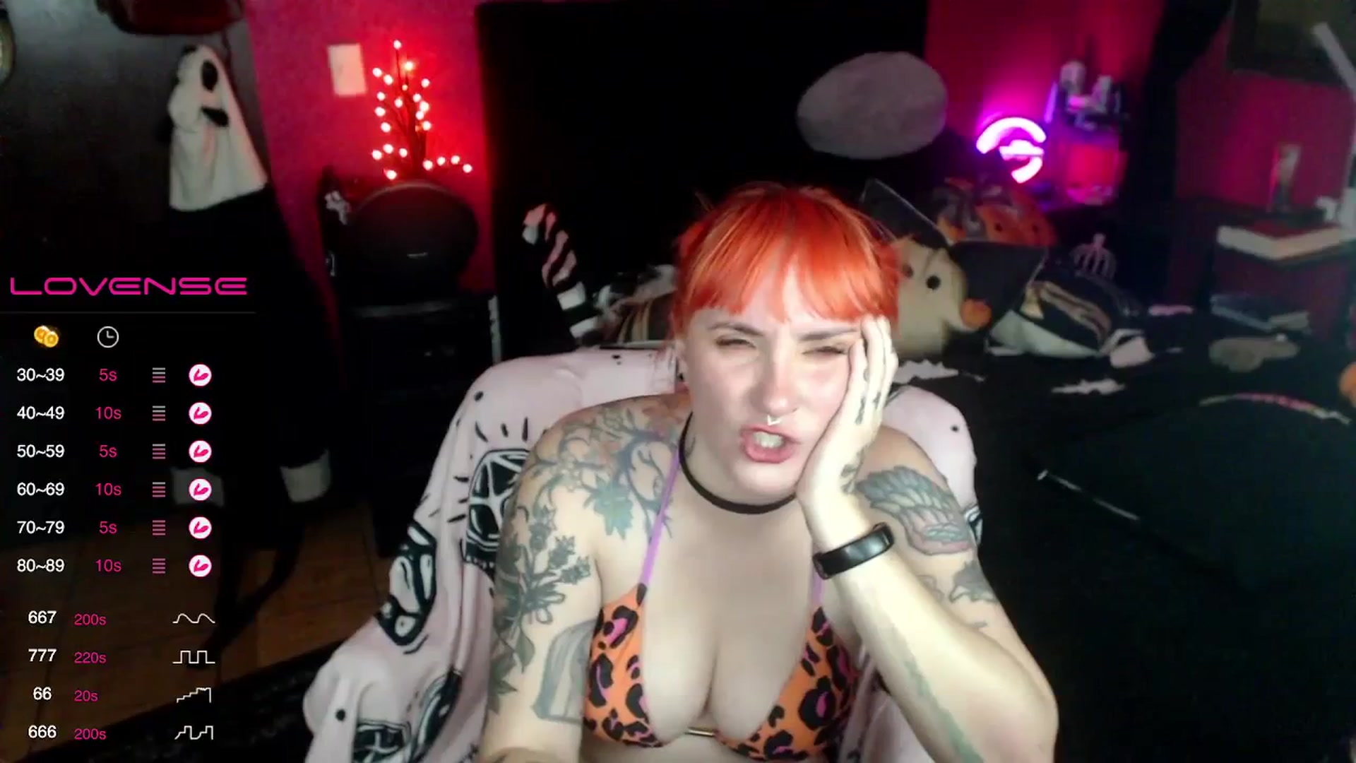 Gallery image thumbnail from AxeHallow's myfreecams stream on, 10/01/2023, 03:20 image 13 of 20
