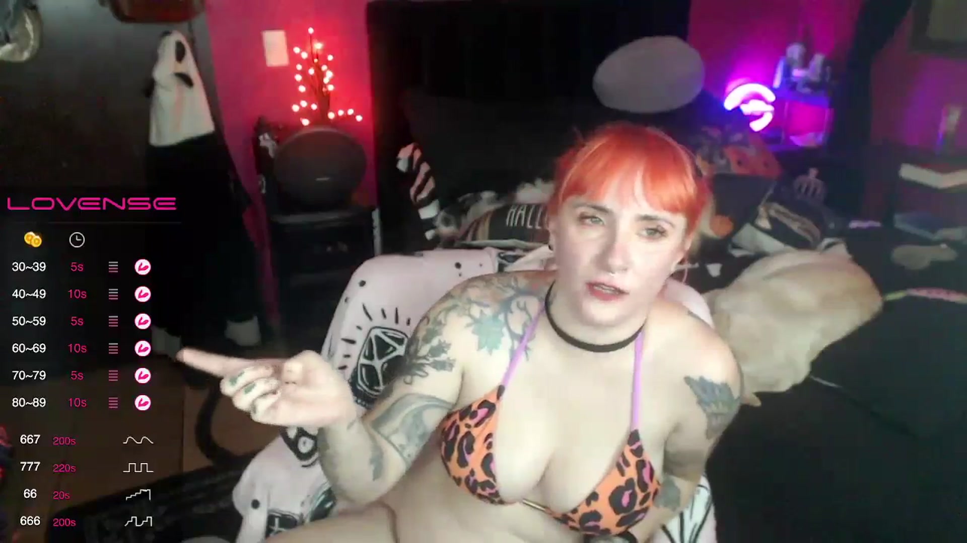 Gallery image thumbnail from AxeHallow's myfreecams stream on, 10/01/2023, 03:20 image 18 of 20