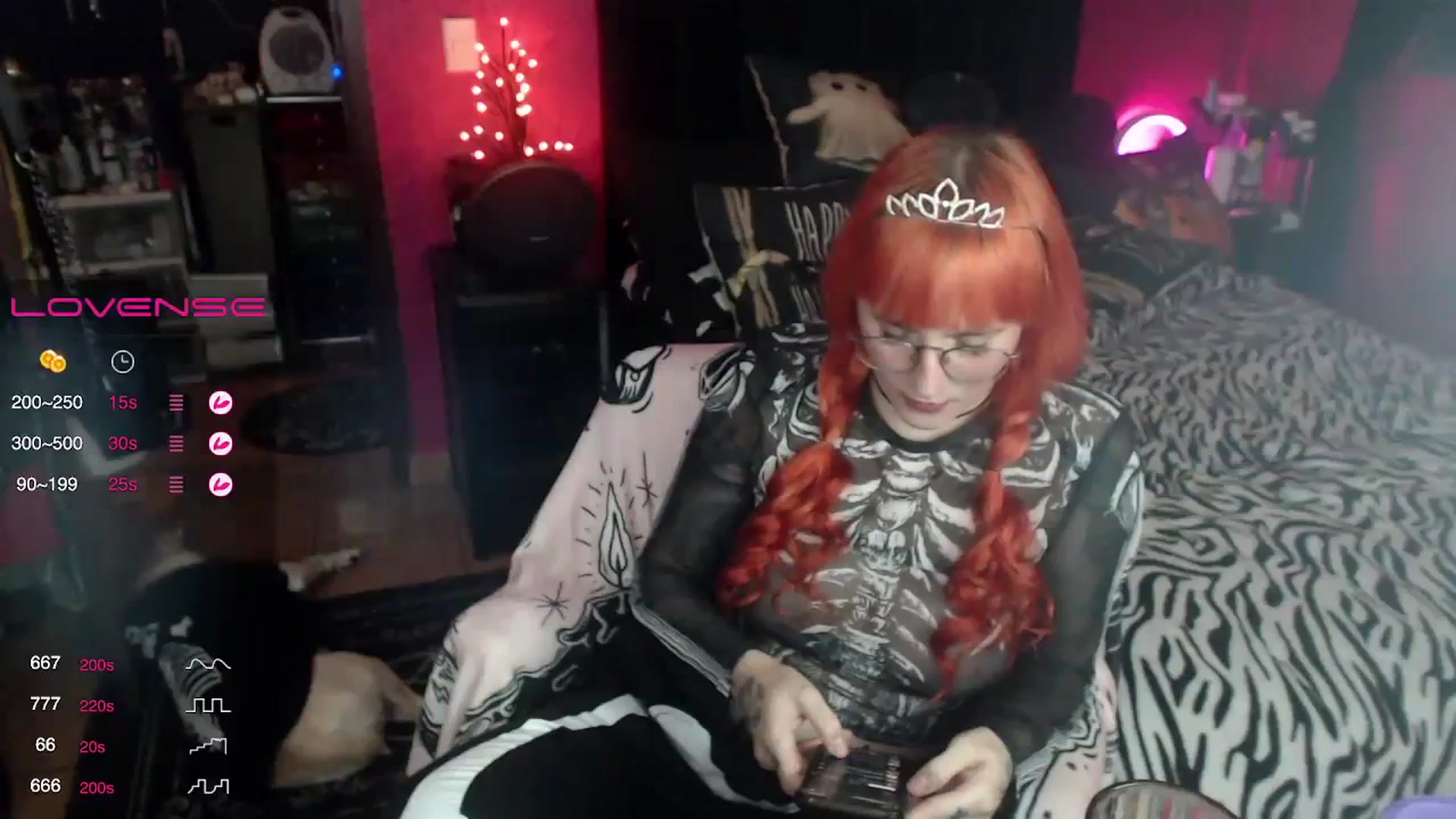 Gallery image thumbnail from AxeHallow's myfreecams stream on, 10/18/2023, 05:02 image 2 of 20