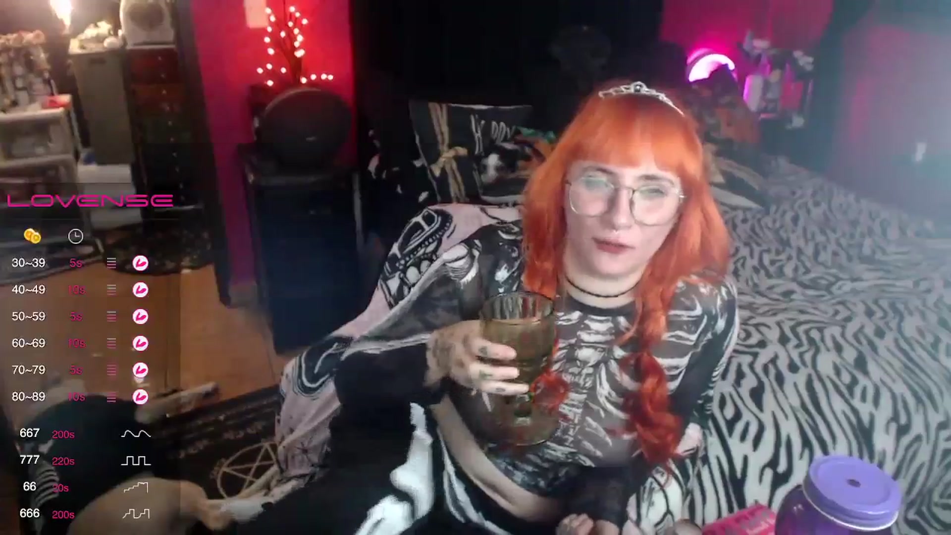 Gallery image thumbnail from AxeHallow's myfreecams stream on, 10/18/2023, 05:02 image 18 of 20