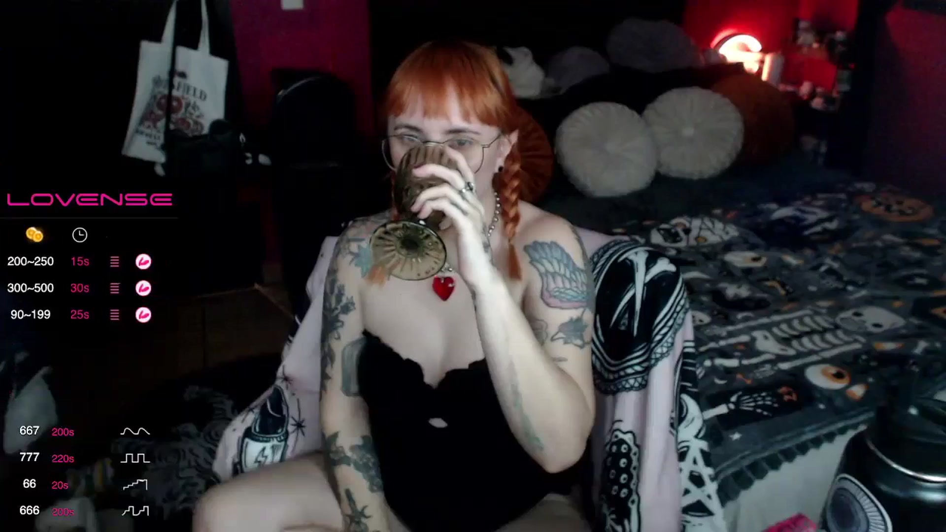 Gallery image thumbnail from AxeHallow's myfreecams stream on, 12/06/2023, 01:23 image 13 of 20