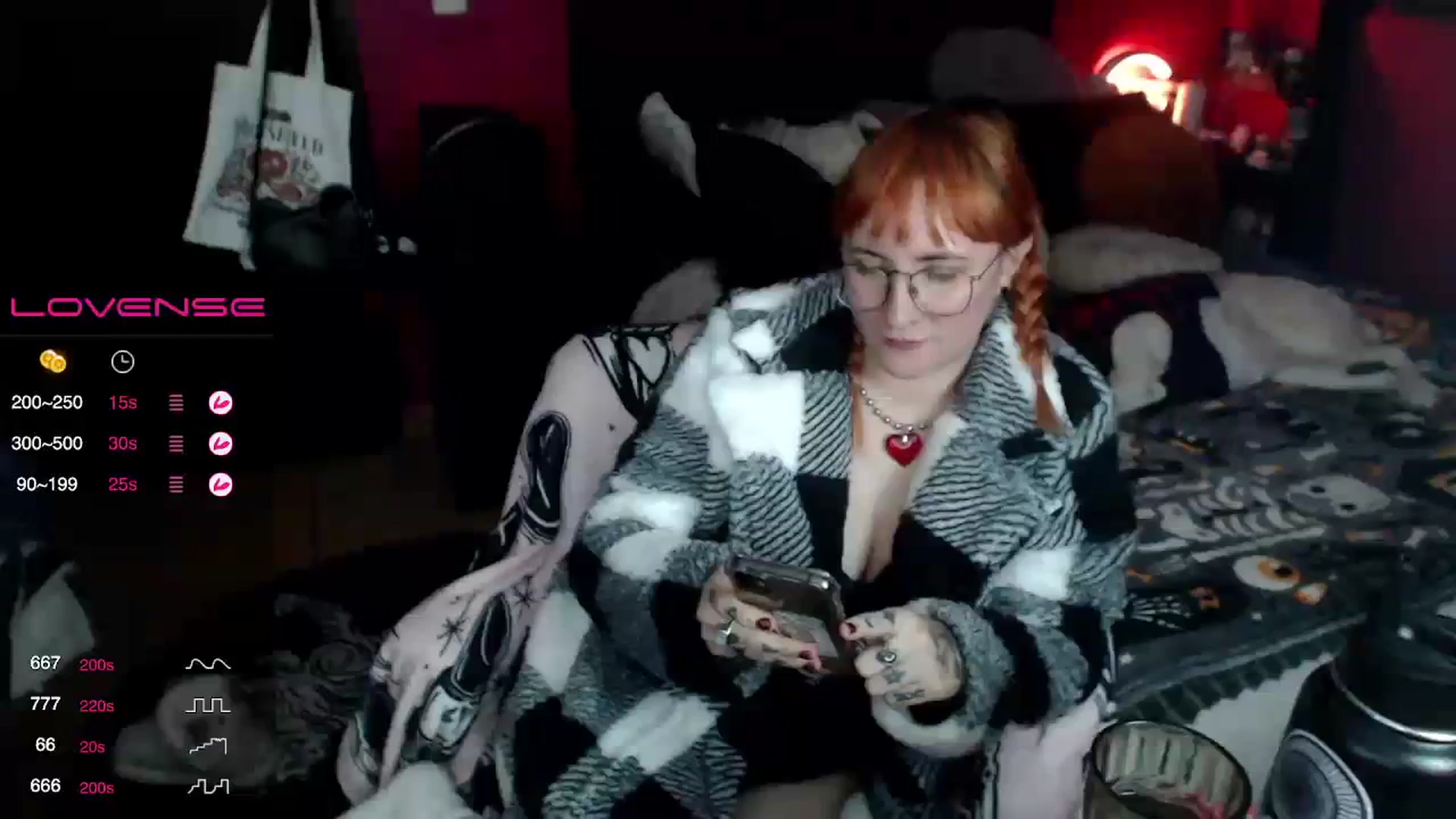 Gallery image thumbnail from AxeHallow's myfreecams stream on, 12/06/2023, 03:48 image 6 of 20