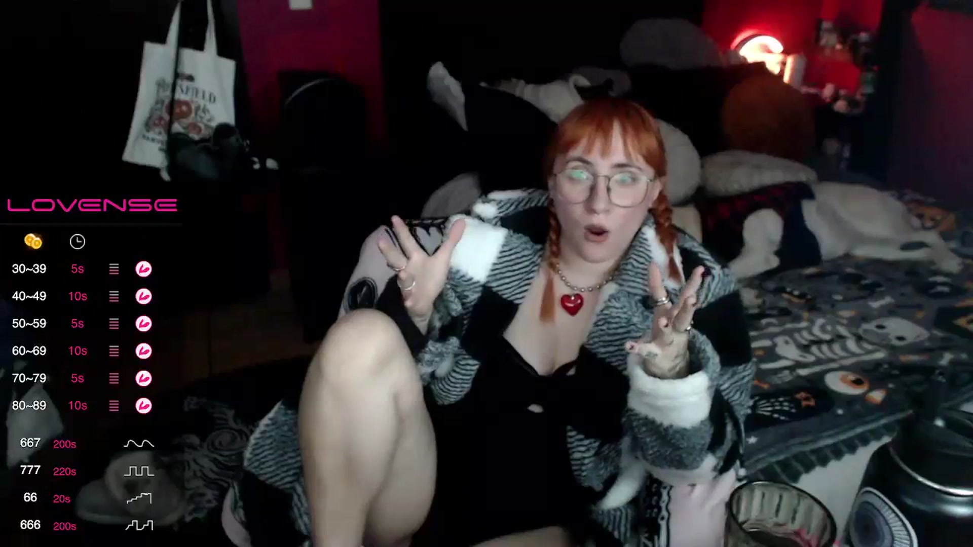 Gallery image thumbnail from AxeHallow's myfreecams stream on, 12/06/2023, 03:48 image 4 of 20