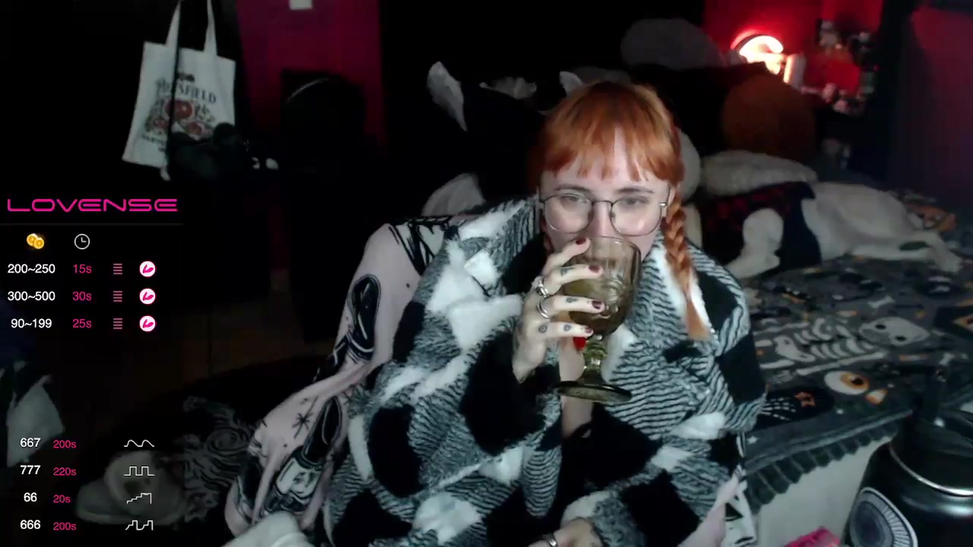 Gallery image thumbnail from AxeHallow's myfreecams stream on, 12/06/2023, 03:48 image 7 of 20