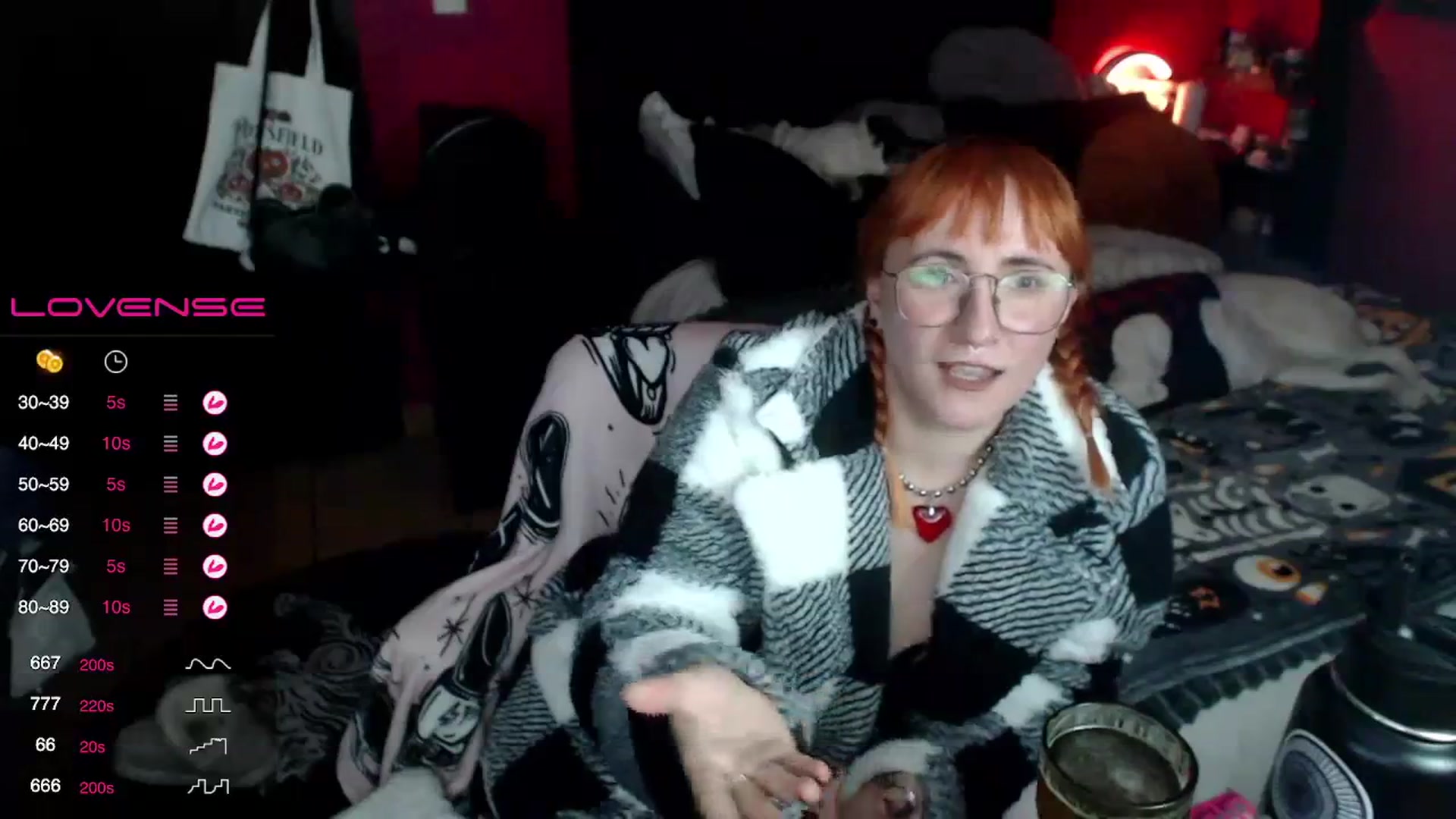 Gallery image thumbnail from AxeHallow's myfreecams stream on, 12/06/2023, 03:48 image 10 of 20