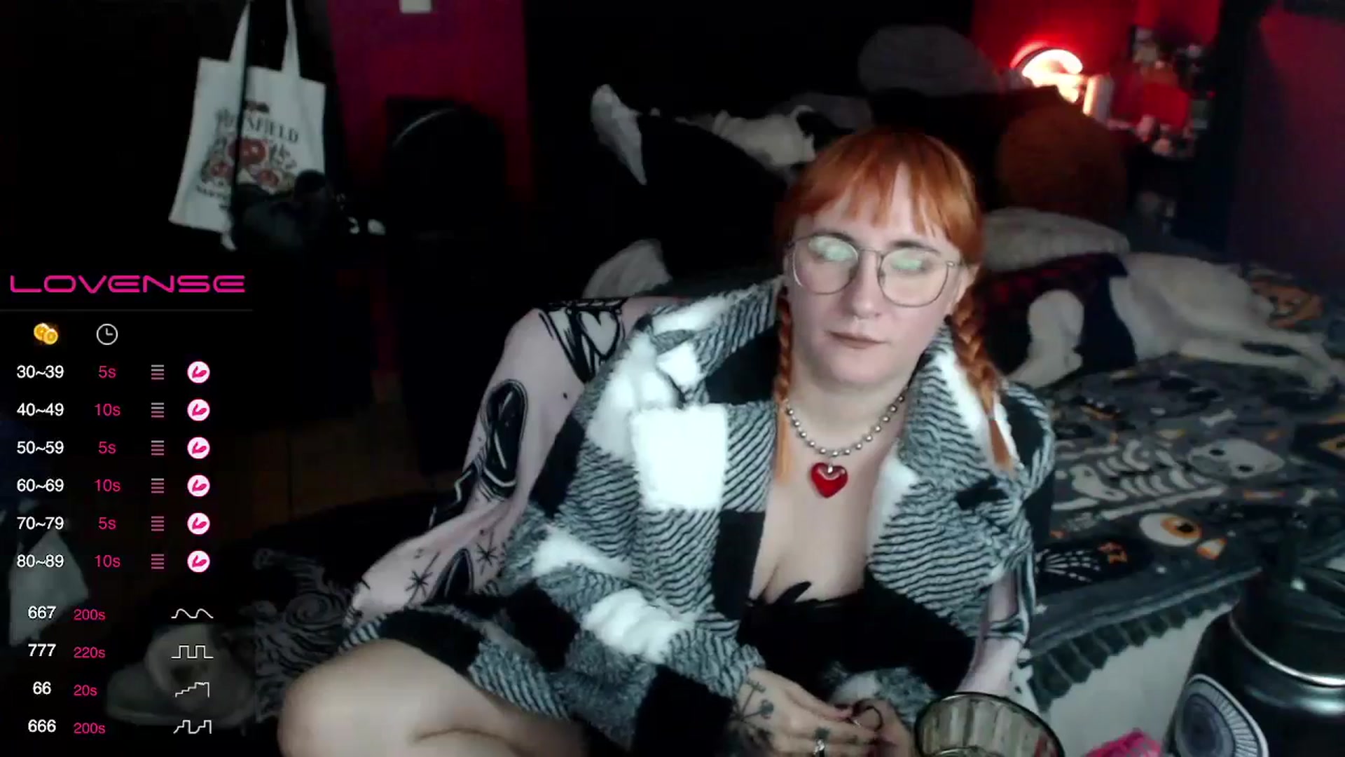 Gallery image thumbnail from AxeHallow's myfreecams stream on, 12/06/2023, 03:48 image 18 of 20