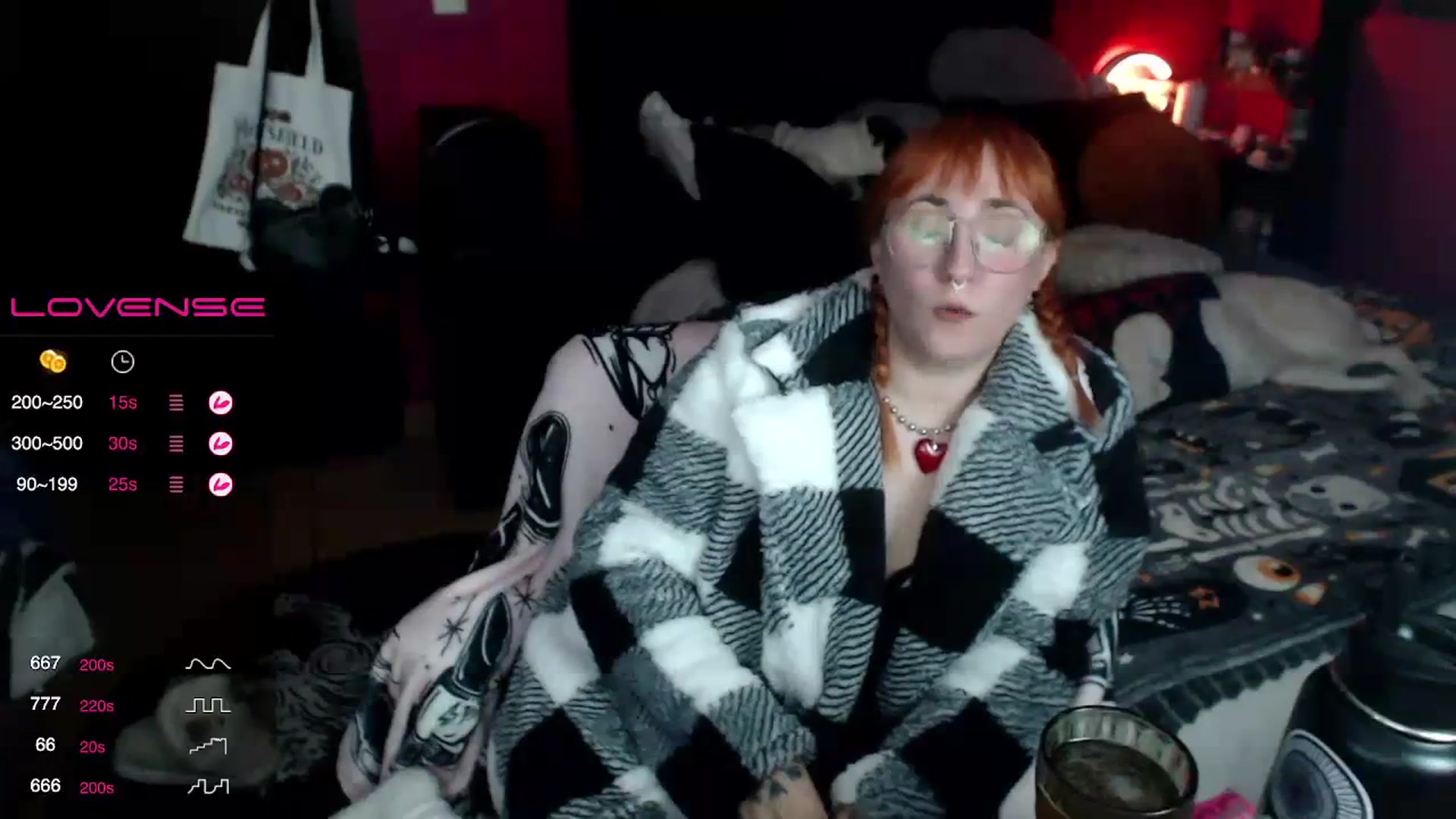 Gallery image thumbnail from AxeHallow's myfreecams stream on, 12/06/2023, 03:48 image 12 of 20