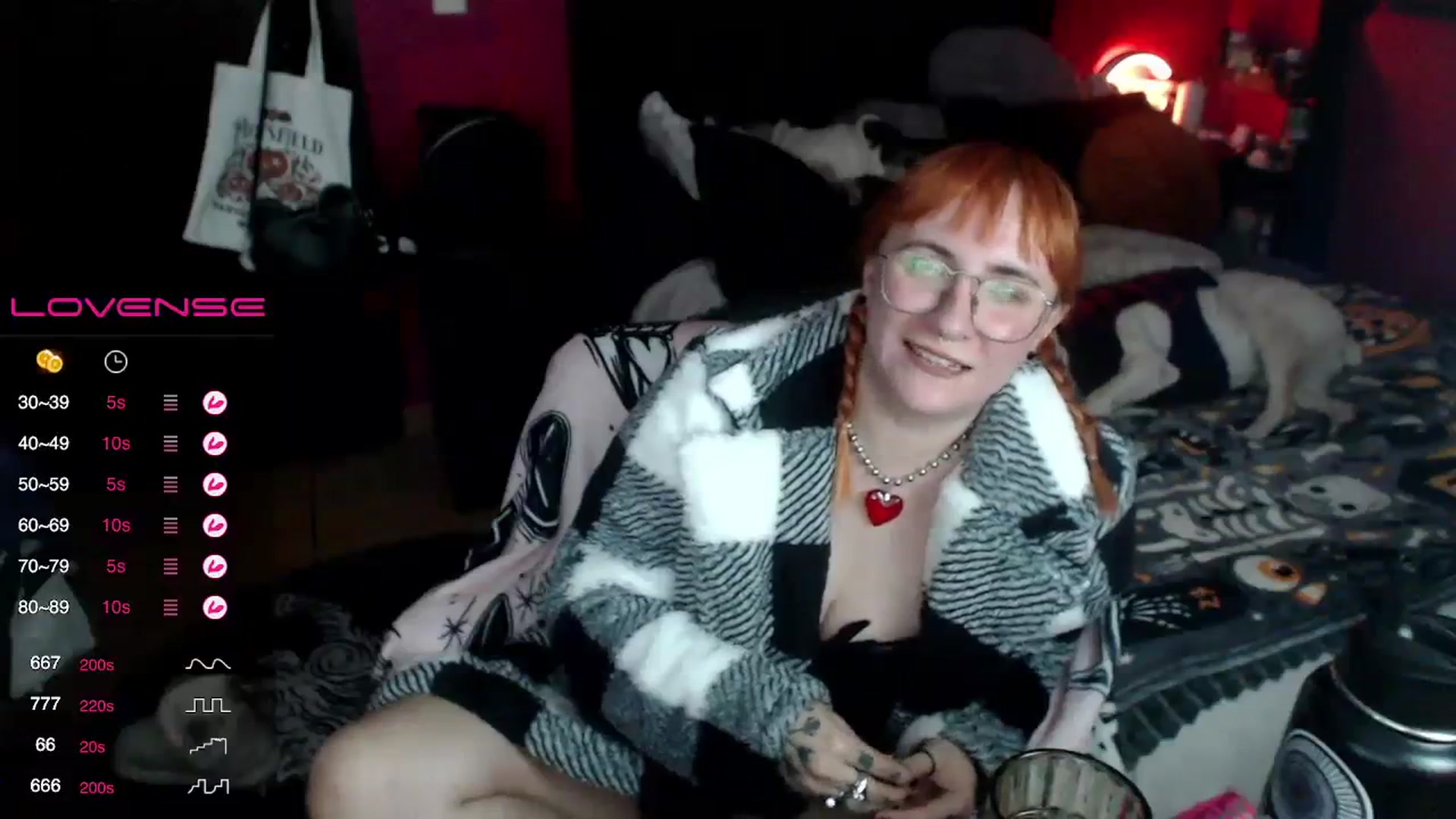 Gallery image thumbnail from AxeHallow's myfreecams stream on, 12/06/2023, 03:48 image 19 of 20