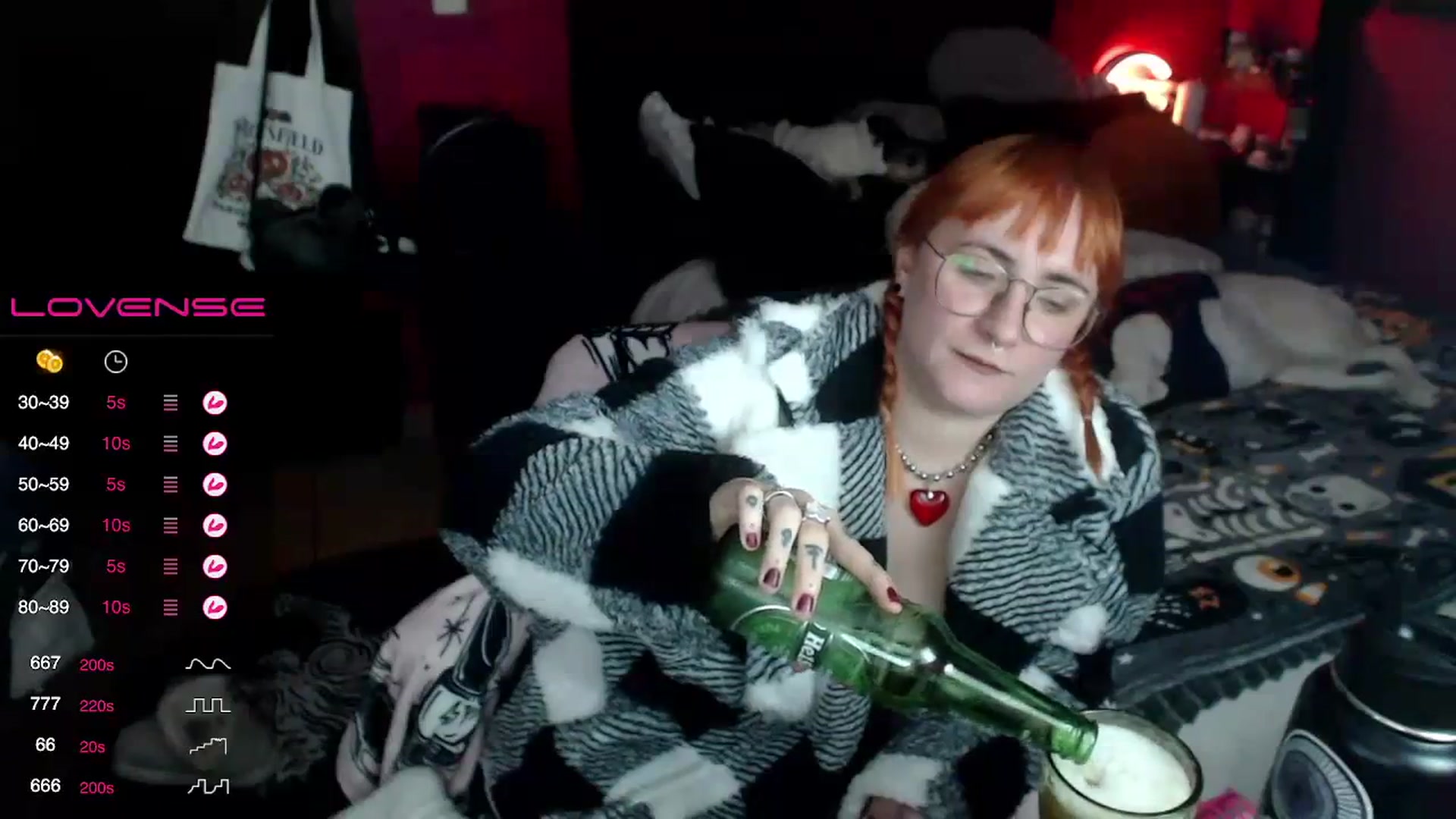 Gallery image thumbnail from AxeHallow's myfreecams stream on, 12/06/2023, 03:48 image 9 of 20