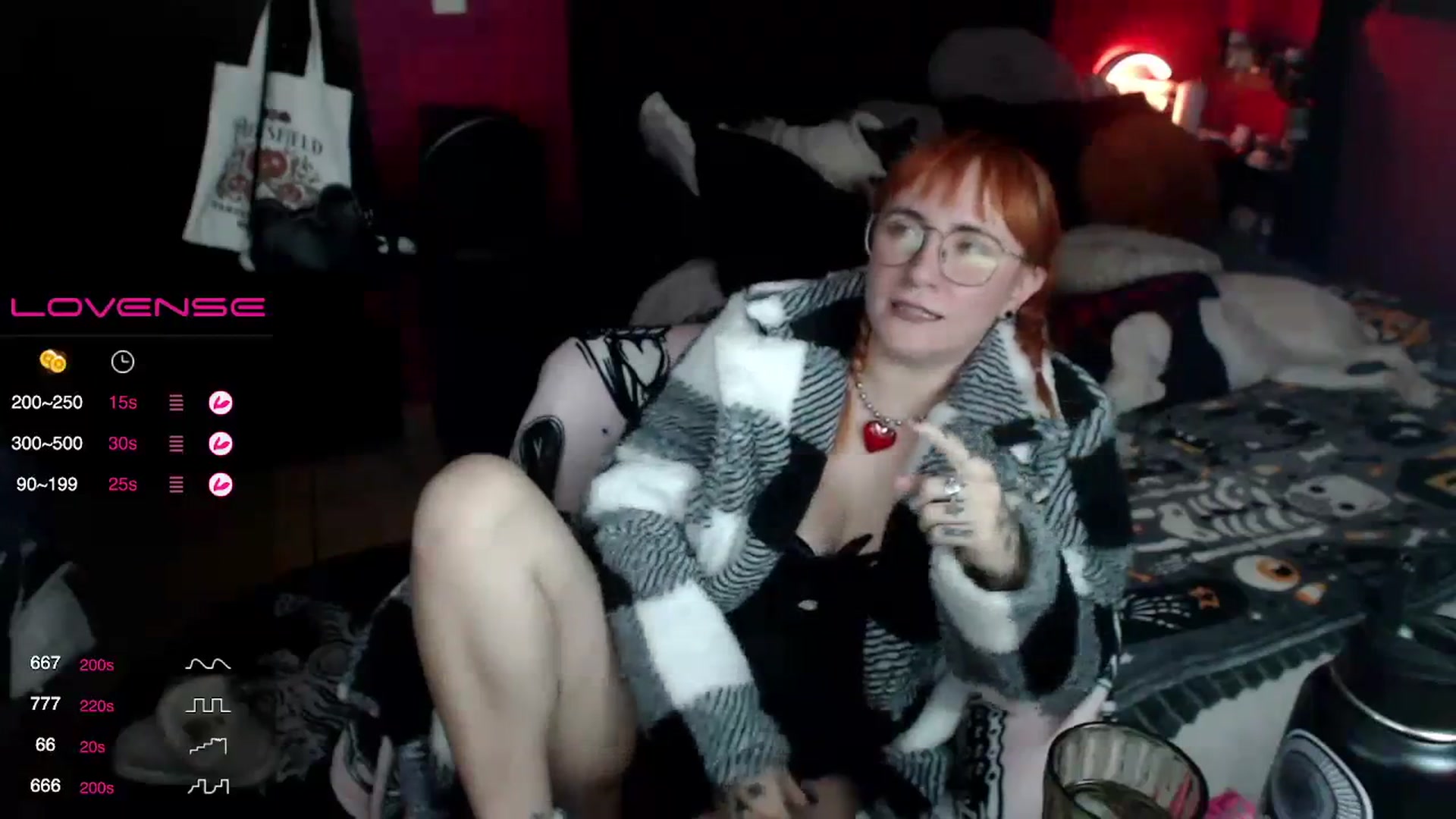 Gallery image thumbnail from AxeHallow's myfreecams stream on, 12/06/2023, 03:48 image 2 of 20