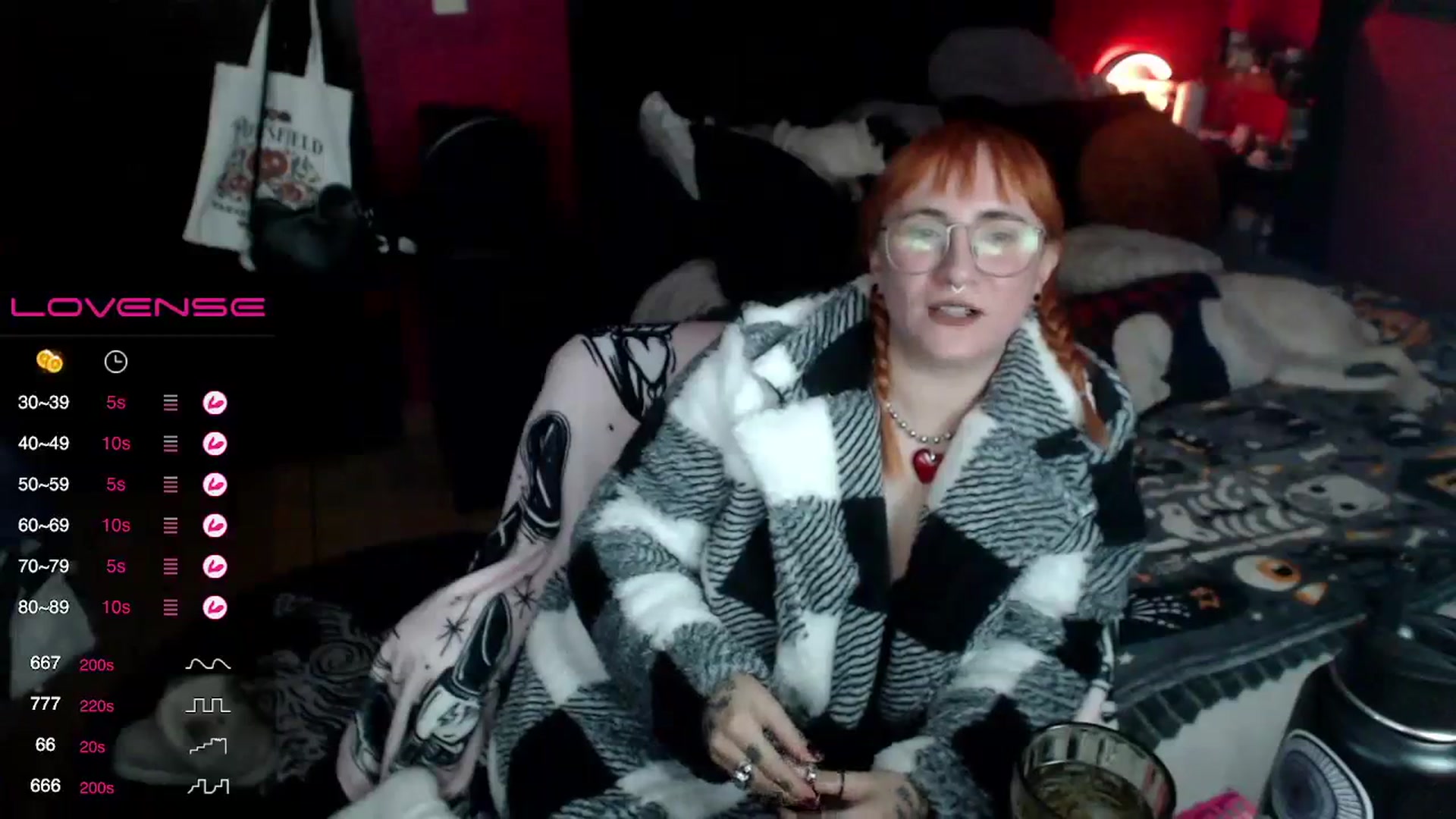 Gallery image thumbnail from AxeHallow's myfreecams stream on, 12/06/2023, 03:48 image 13 of 20