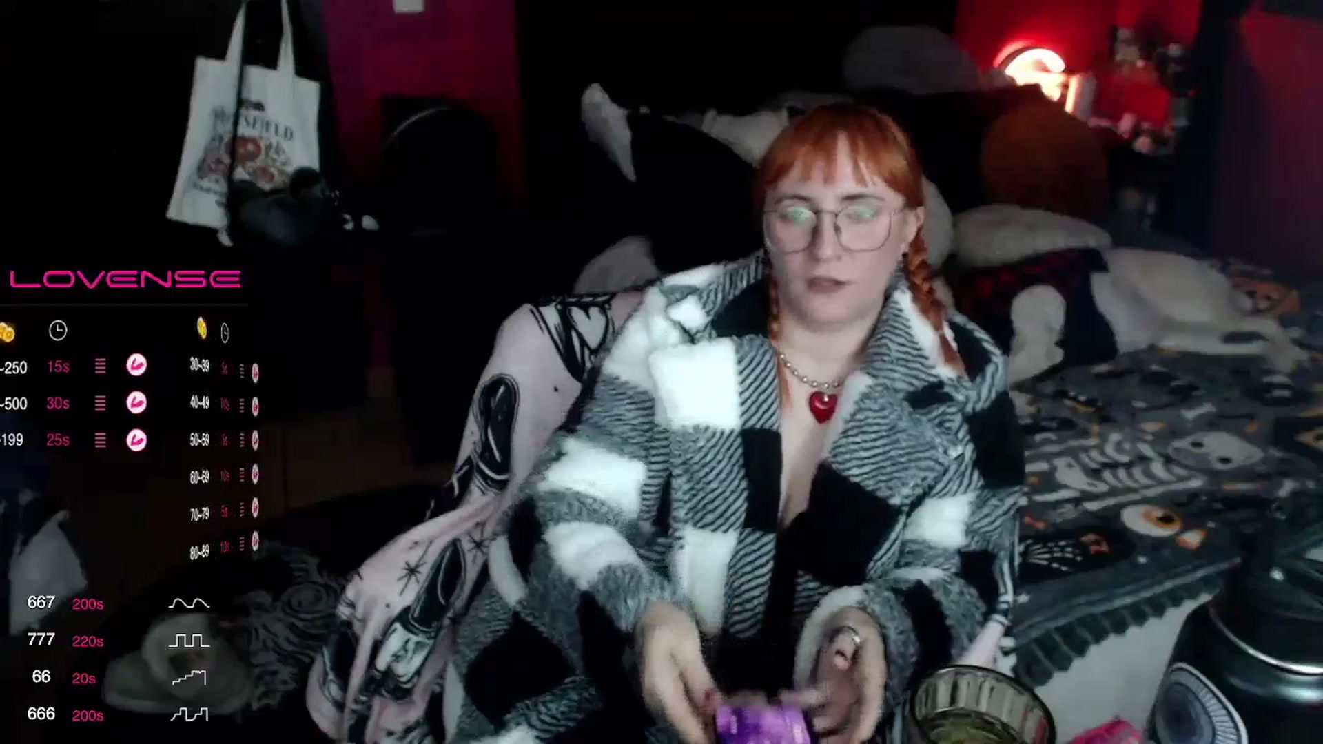 Gallery image thumbnail from AxeHallow's myfreecams stream on, 12/06/2023, 03:48 image 15 of 20