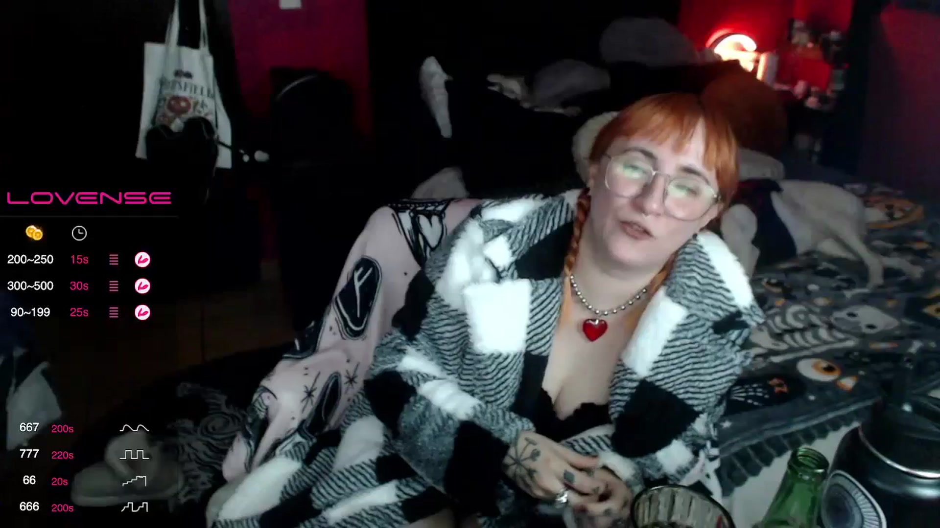 Gallery image thumbnail from AxeHallow's myfreecams stream on, 12/06/2023, 05:01 image 1 of 20