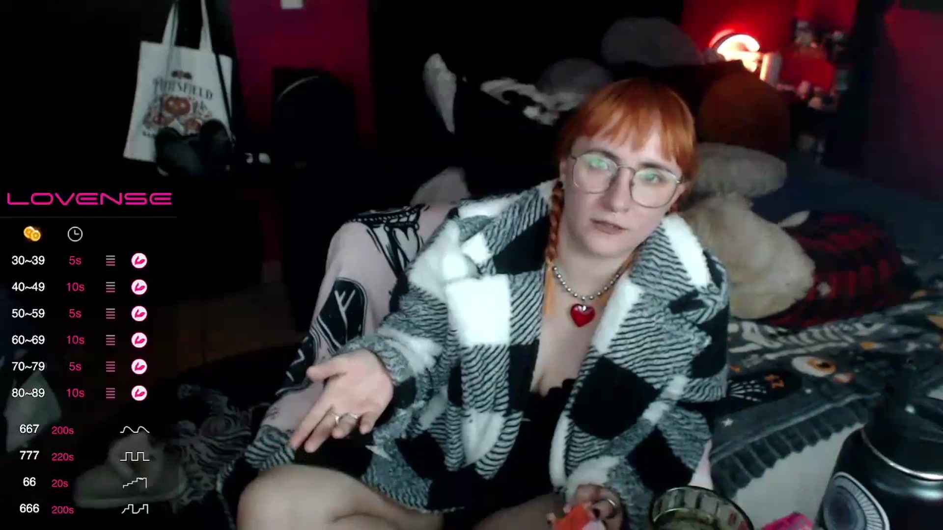 Gallery image thumbnail from AxeHallow's myfreecams stream on, 12/06/2023, 05:01 image 16 of 20