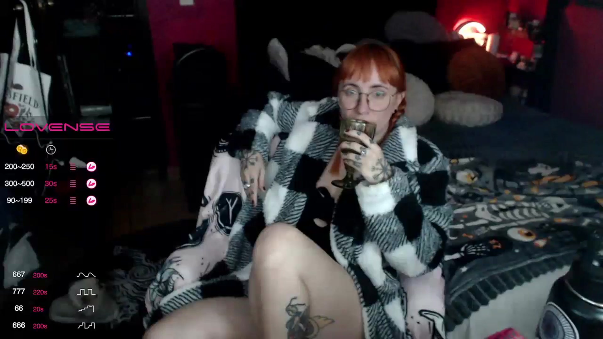 Gallery image thumbnail from AxeHallow's myfreecams stream on, 12/06/2023, 05:43 image 15 of 20