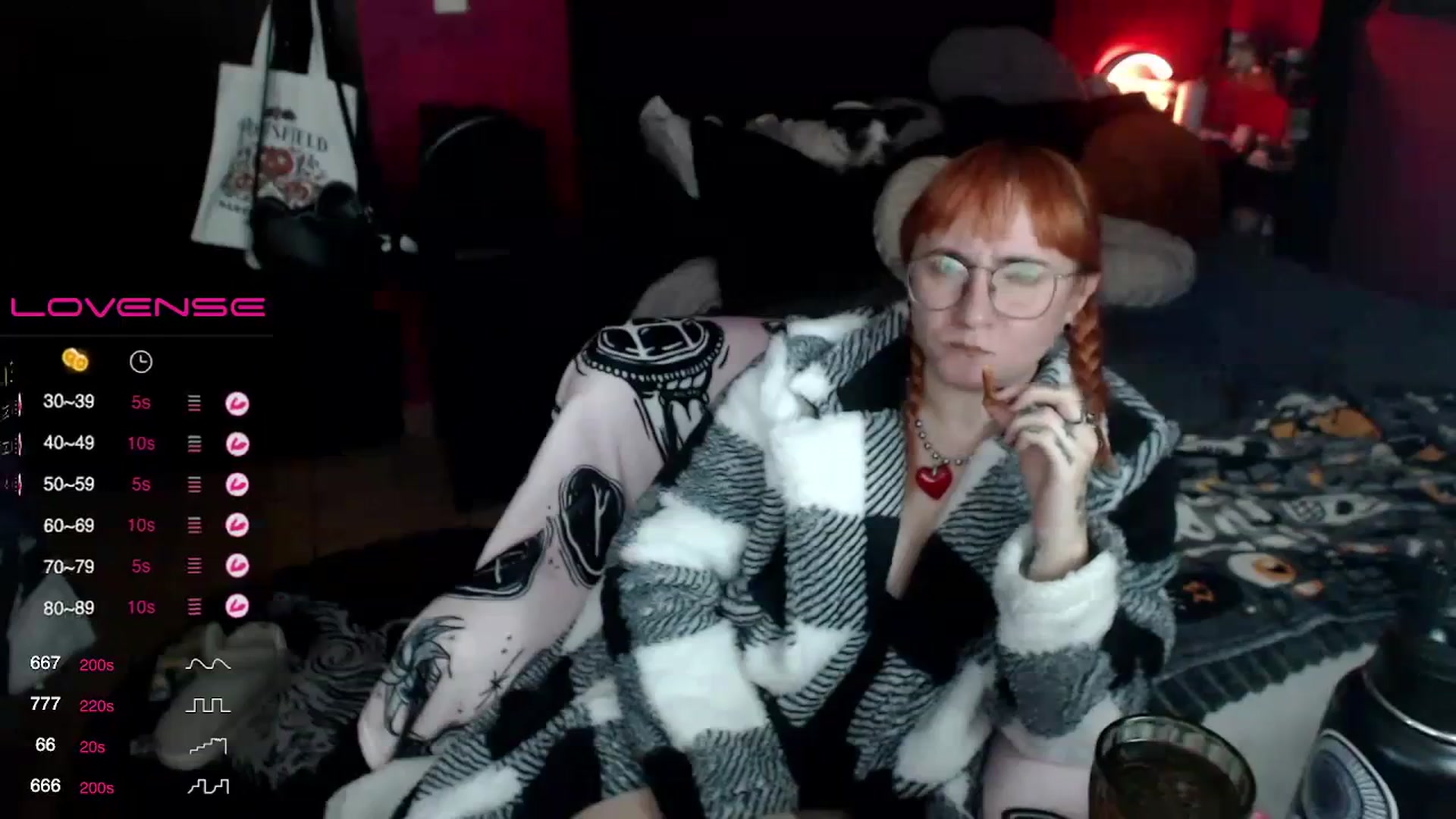 Gallery image thumbnail from AxeHallow's myfreecams stream on, 12/06/2023, 06:31 image 10 of 20