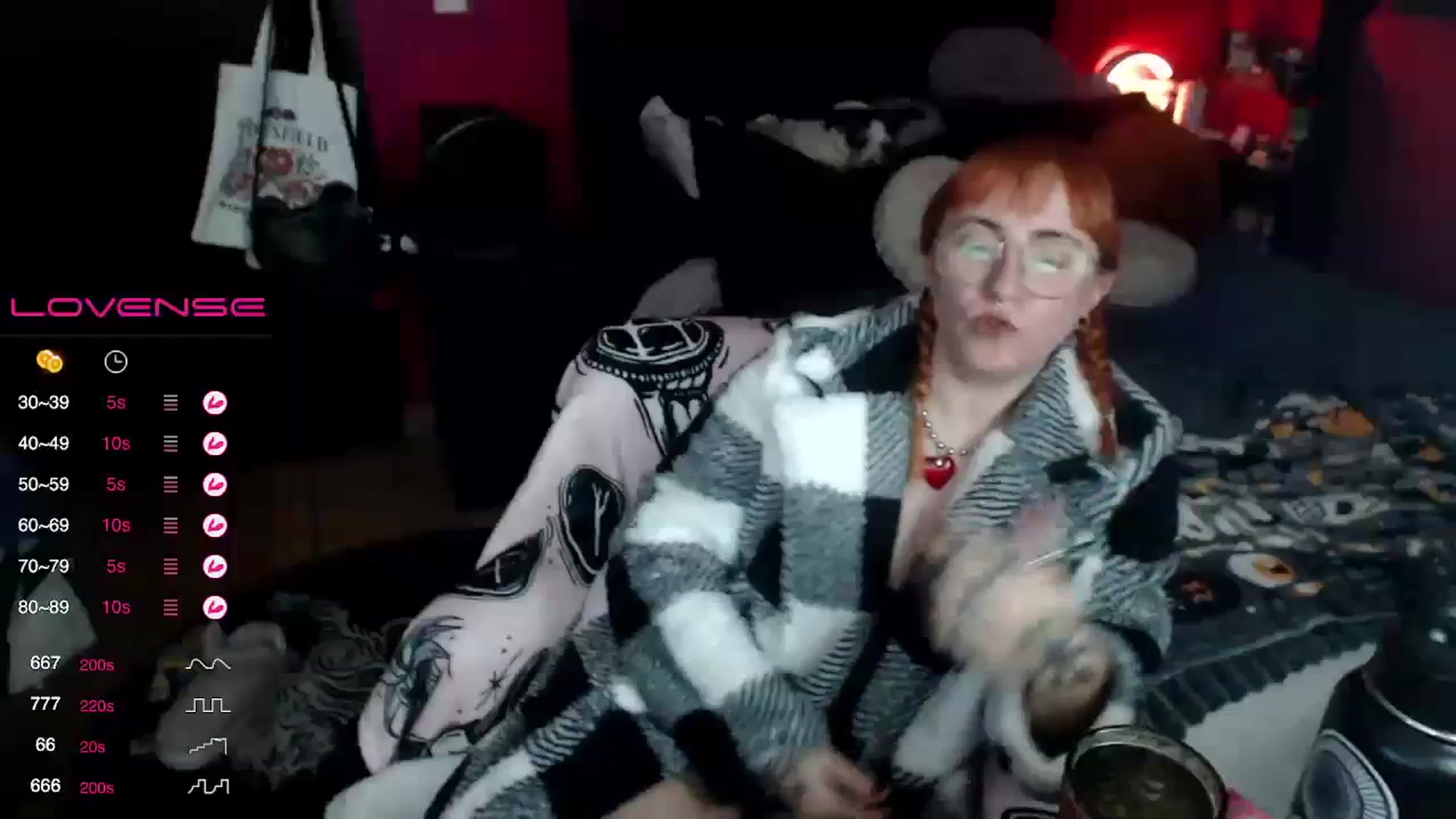 Gallery image thumbnail from AxeHallow's myfreecams stream on, 12/06/2023, 06:31 image 9 of 20